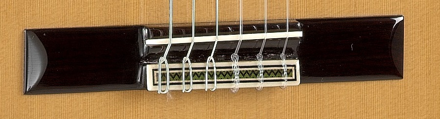 Alhambra 8 P Concert 4/4 Cedre Palissandre Eb +etui - Naturel - Konzertgitarren 4/4 - Variation 3
