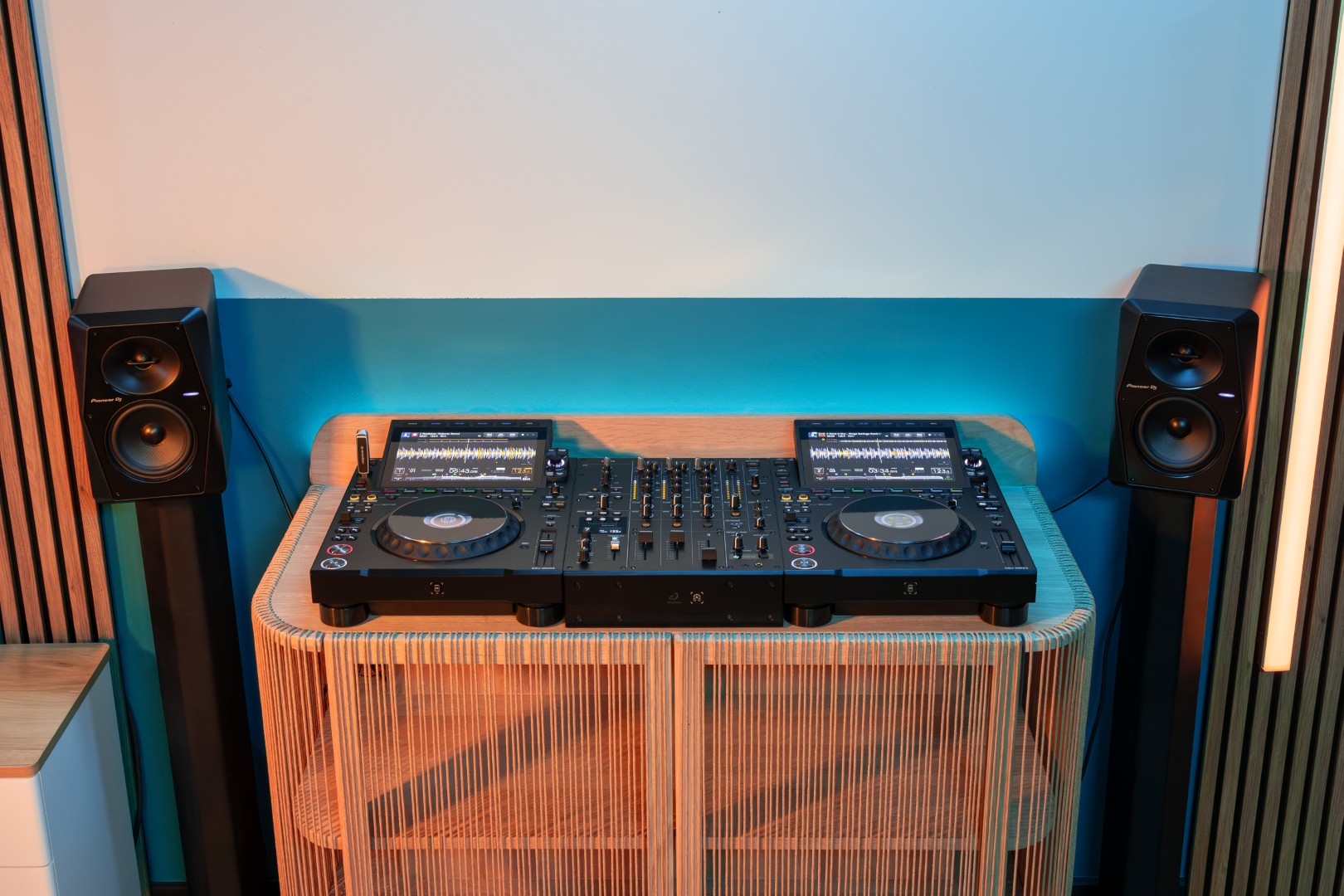 Alphatheta Djm-v5 - DJ-Mixer - Variation 20