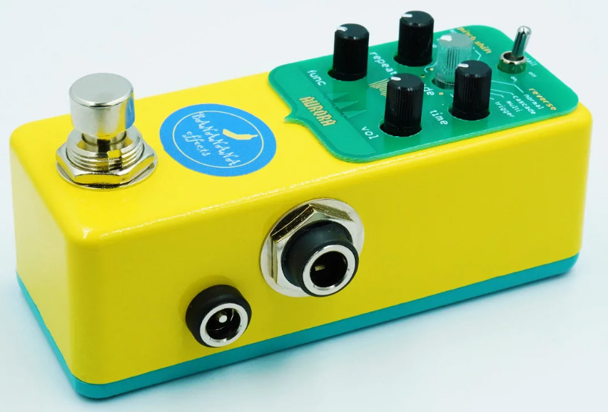 Bananana effects Aurora Pitch Shift Delay Reverb/delay/echo 