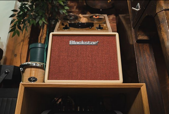 Blackstar Debut 15e 15w 2x3 Cream - Combo für E-Gitarre - Variation 4