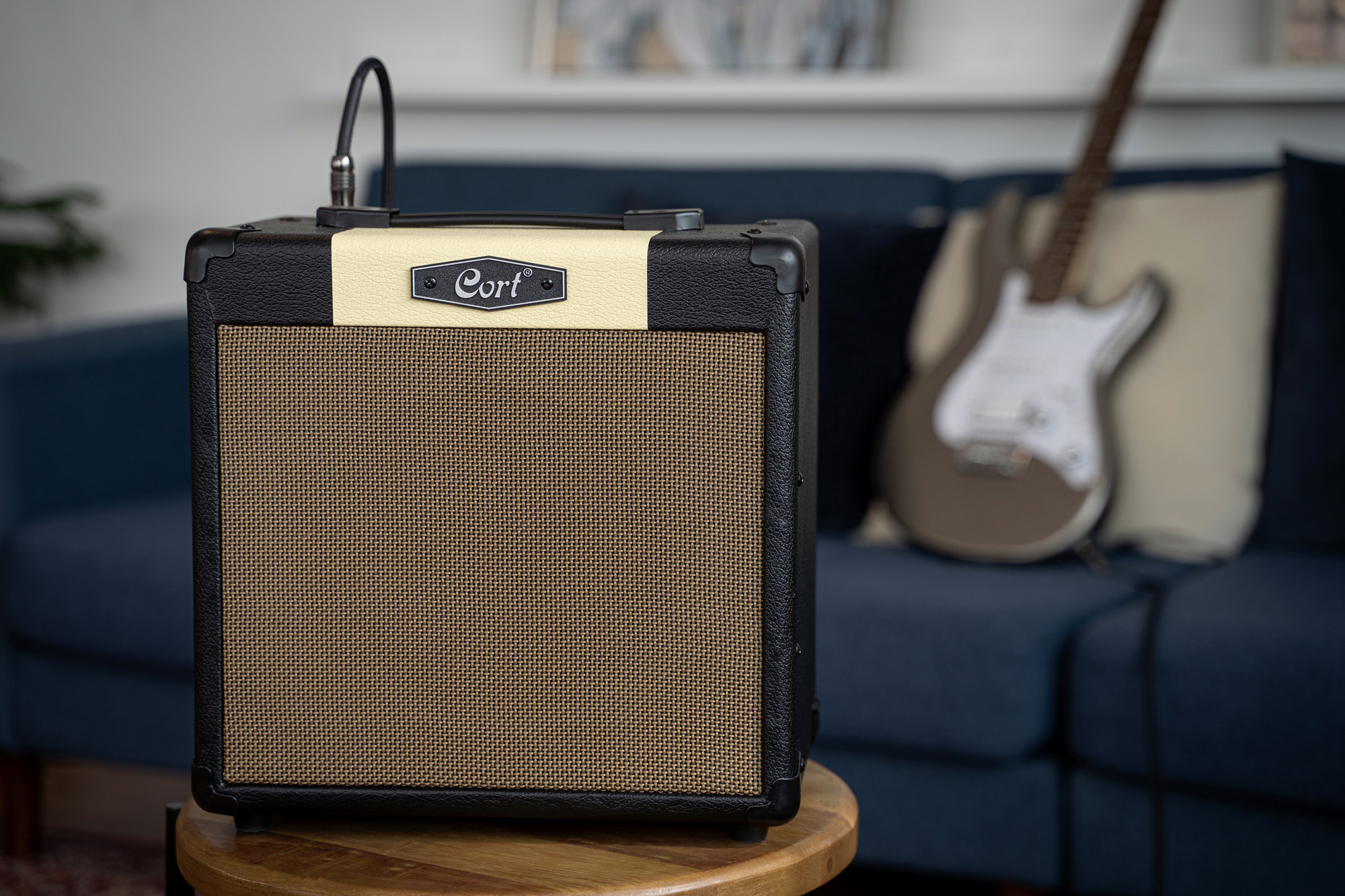 Cort Cm15rbk 15w Reverb Noir 1x8 - Combo für E-Gitarre - Variation 3