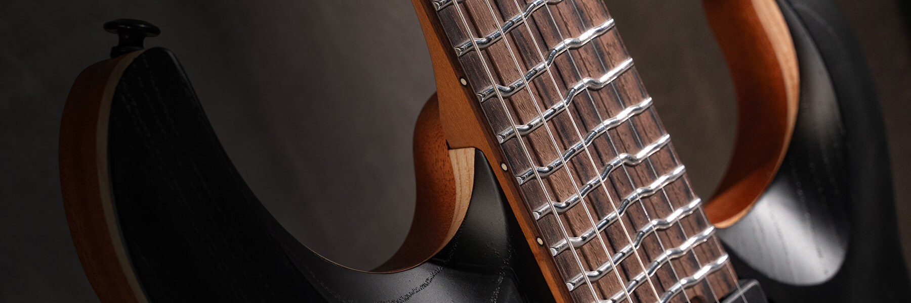 Cort Kx700 Tt True Temperament 2h Fishman Fluence Modern Ht Eb - Open Pore Black - Multi-Scale Guitar - Variation 6