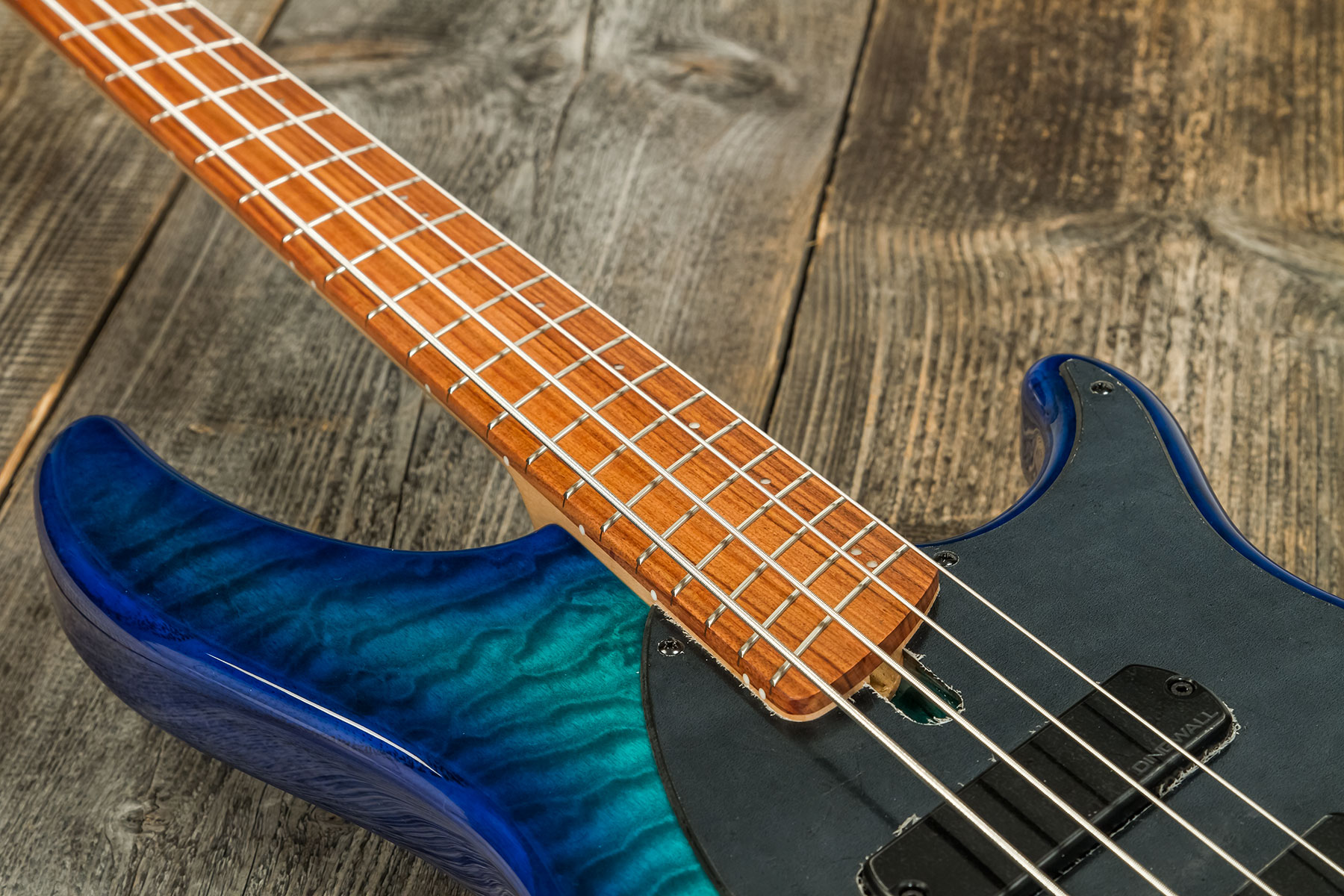 Dingwall Combustion Cb2 4c 2pu Active Pf - Whalepool Burst - Solidbody E-bass - Variation 3