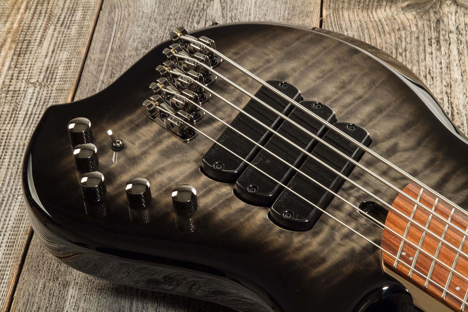 Dingwall Combustion Cb3 5c 3pu Active Pf - 2-tone Blackburst - Solidbody E-bass - Variation 12