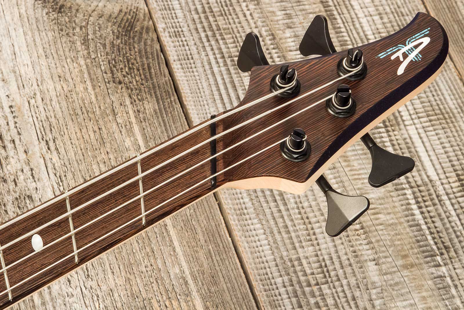 Dingwall Custom Shop D-roc 4c 3-pickups Wen #6982 - Purple To Faded Black - Solidbody E-bass - Variation 6