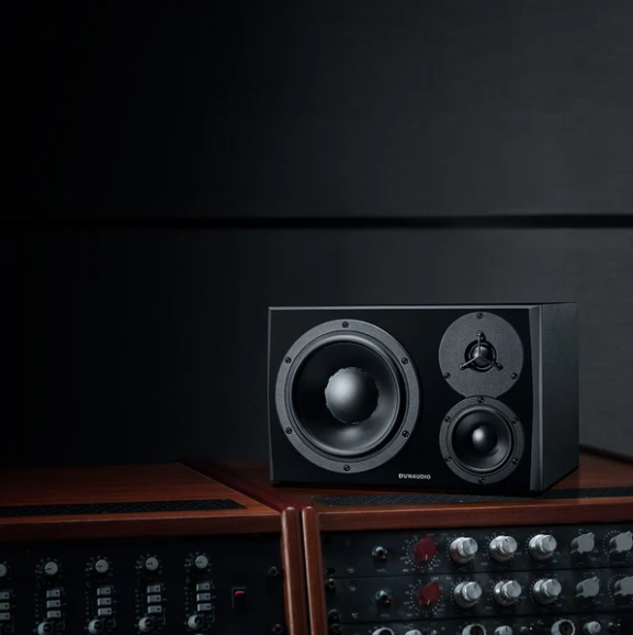 Dynaudio Lyd-48 Black Left - La PiÈce - Aktive studio monitor - Variation 4
