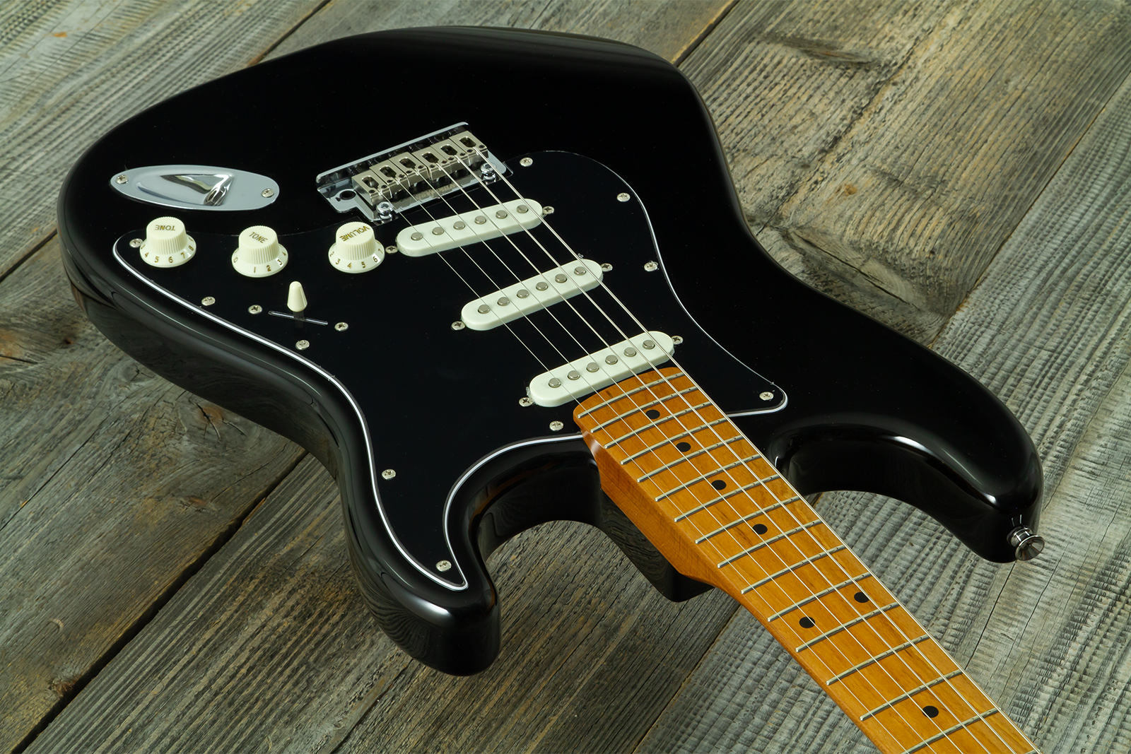 Eastone St100r-blk-mn 3s Trem Mn - Black - E-Gitarre in Str-Form - Variation 2