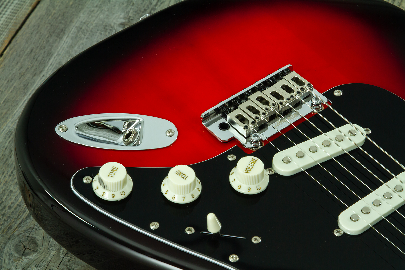 Eastone St100r-s3t-rw 3s Trem Rw - 3-tone Burst - E-Gitarre in Str-Form - Variation 3