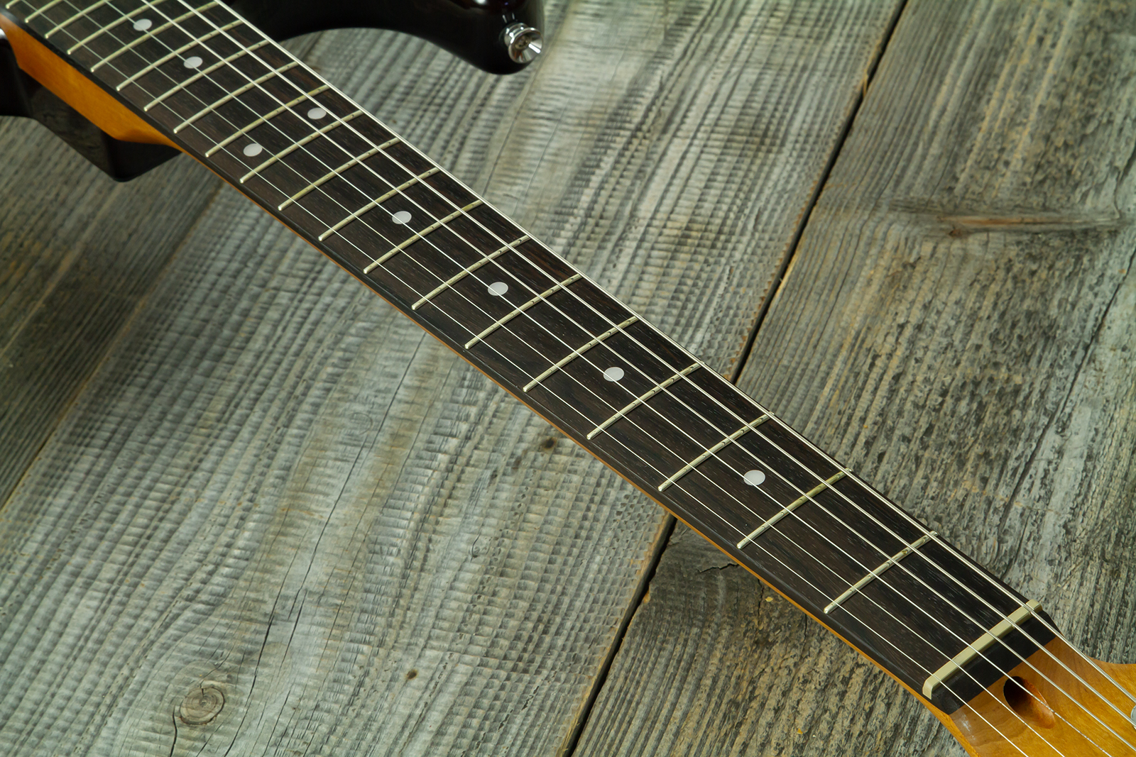 Eastone St100r-s3t-rw 3s Trem Rw - 3-tone Burst - E-Gitarre in Str-Form - Variation 5
