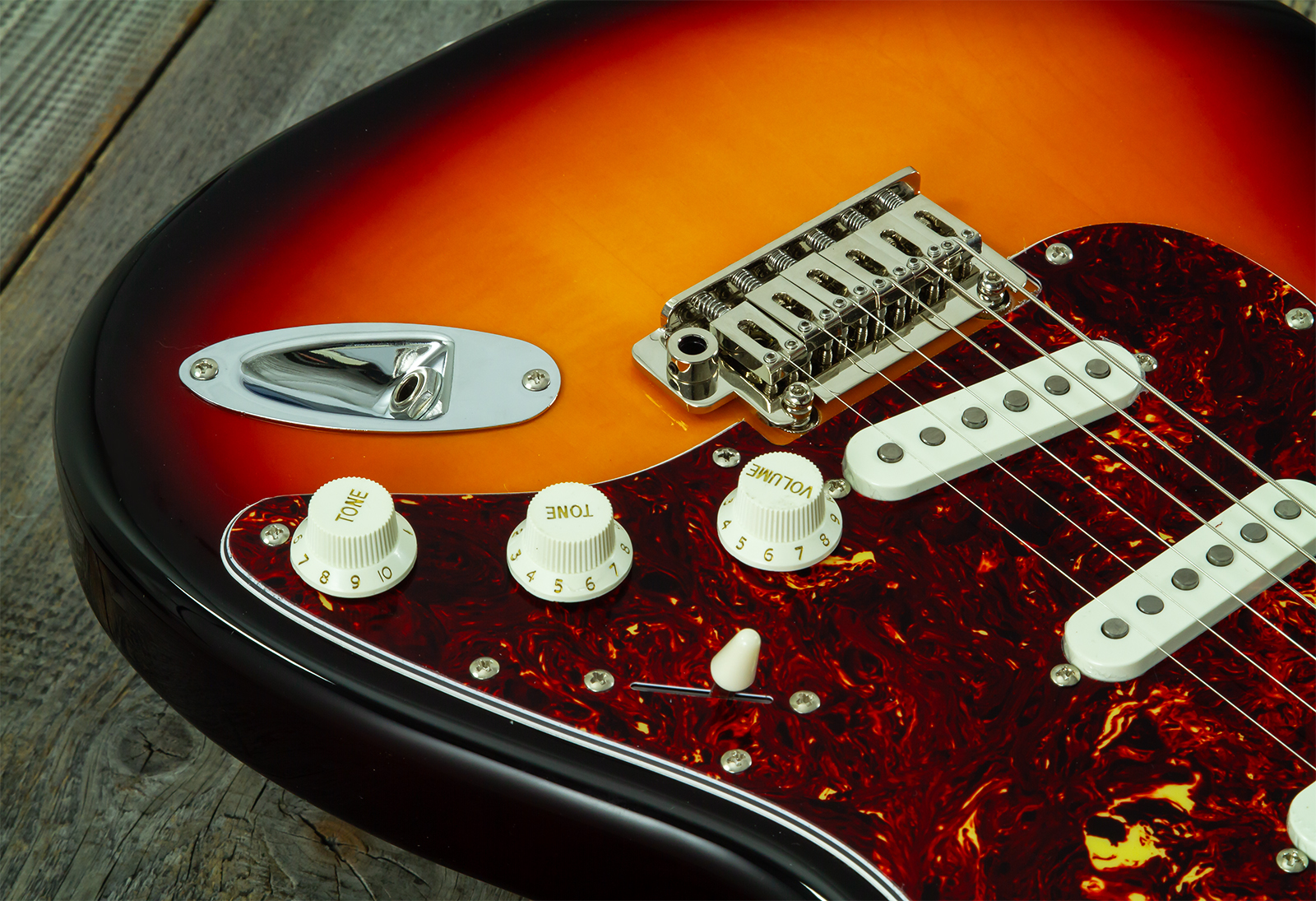 Eastone St500r-fs2t-rw 3s Trem Rw - 2-tone Burst - E-Gitarre in Str-Form - Variation 3