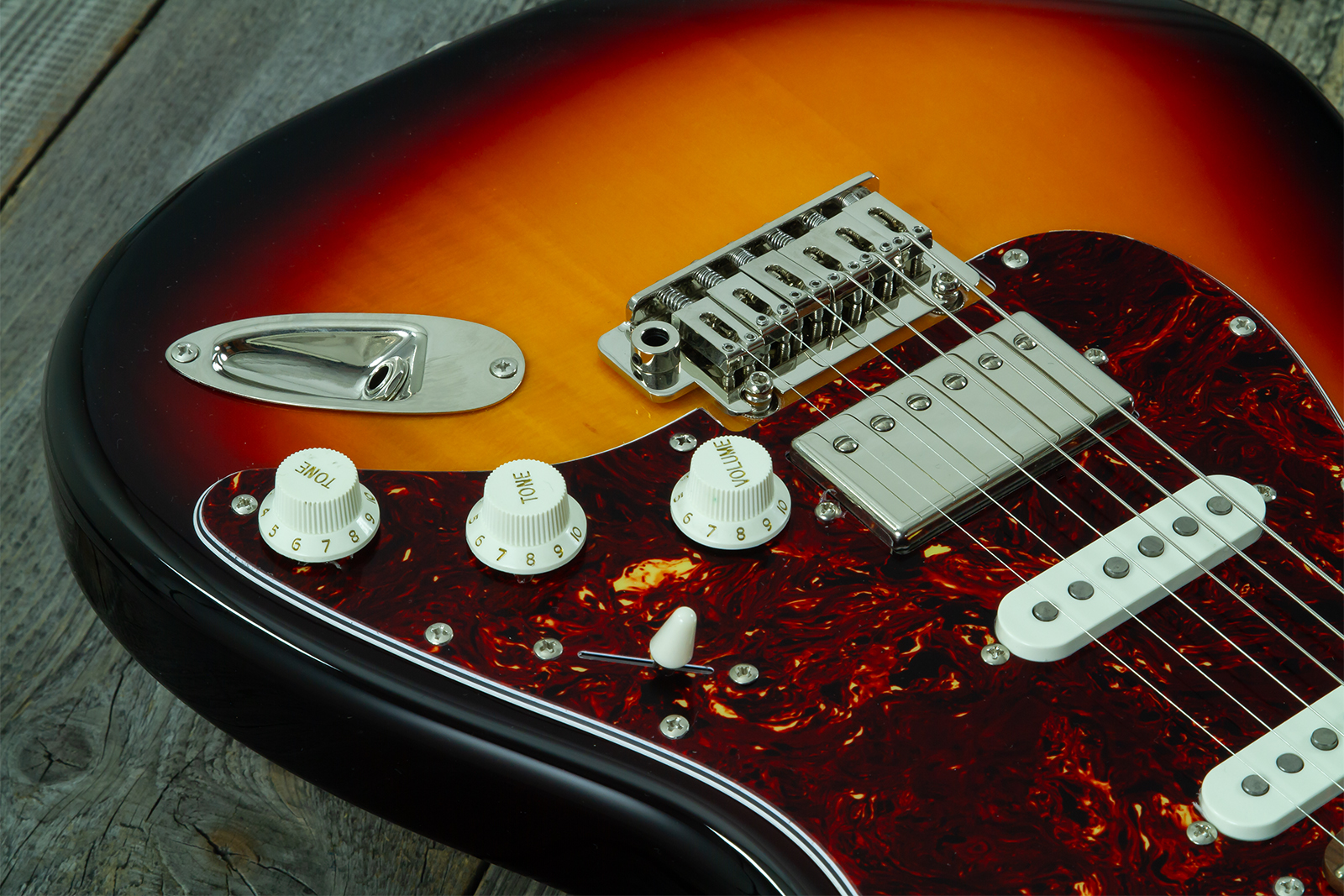 Eastone St550r-fs2t-rw Hss Trem Rw - 2-tone Burst - E-Gitarre in Str-Form - Variation 3