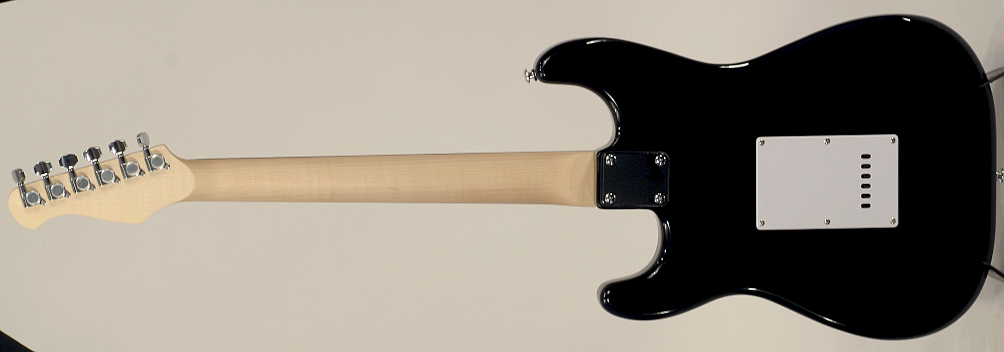 Eastone Str70-blk 3s Pur - Black - E-Gitarre in Str-Form - Variation 2