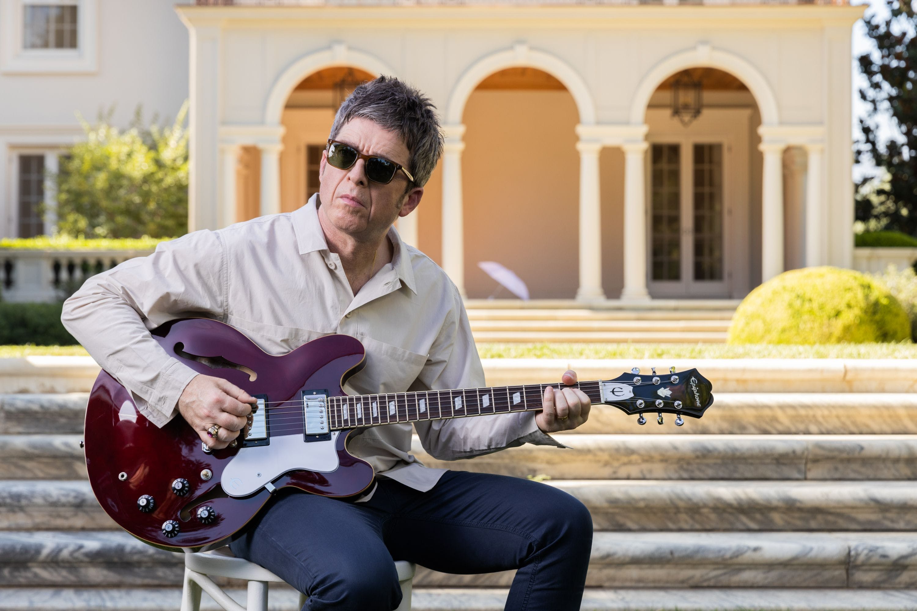 Epiphone Noel Gallagher Riviera 2h Ht Lau +etui - Dark Wine Red - Semi-Hollow E-Gitarre - Variation 5