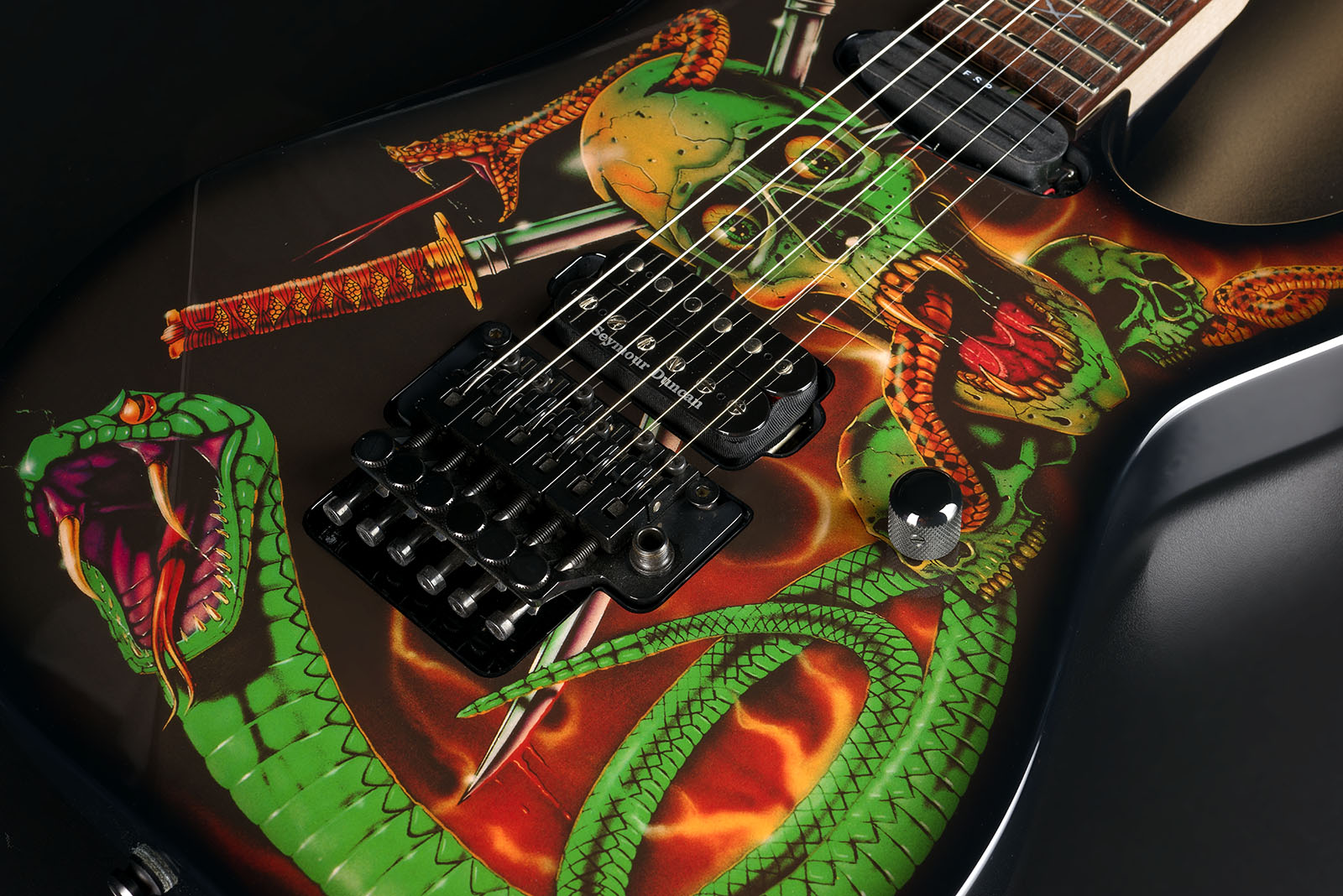 Esp Custom Shop George Lynch Skulls & Snakes Jap Signature Hst Fr Rw - Custom Graphic - E-Gitarre aus Metall - Variation 3
