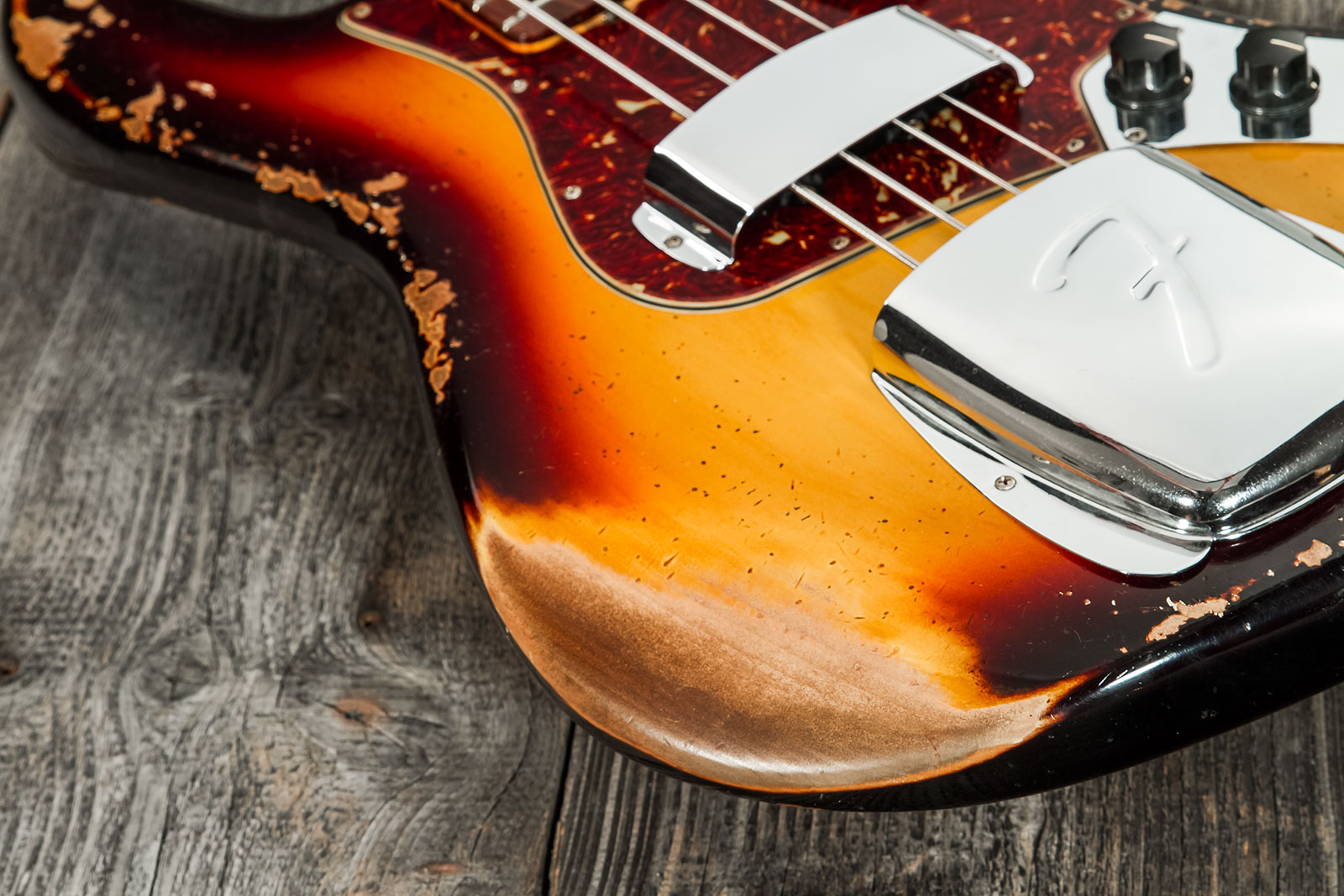 Fender Custom Shop Jazz Bass 1961 Rw #cz572155 - Heavy Relic 3-color Sunburst - Solidbody E-bass - Variation 5