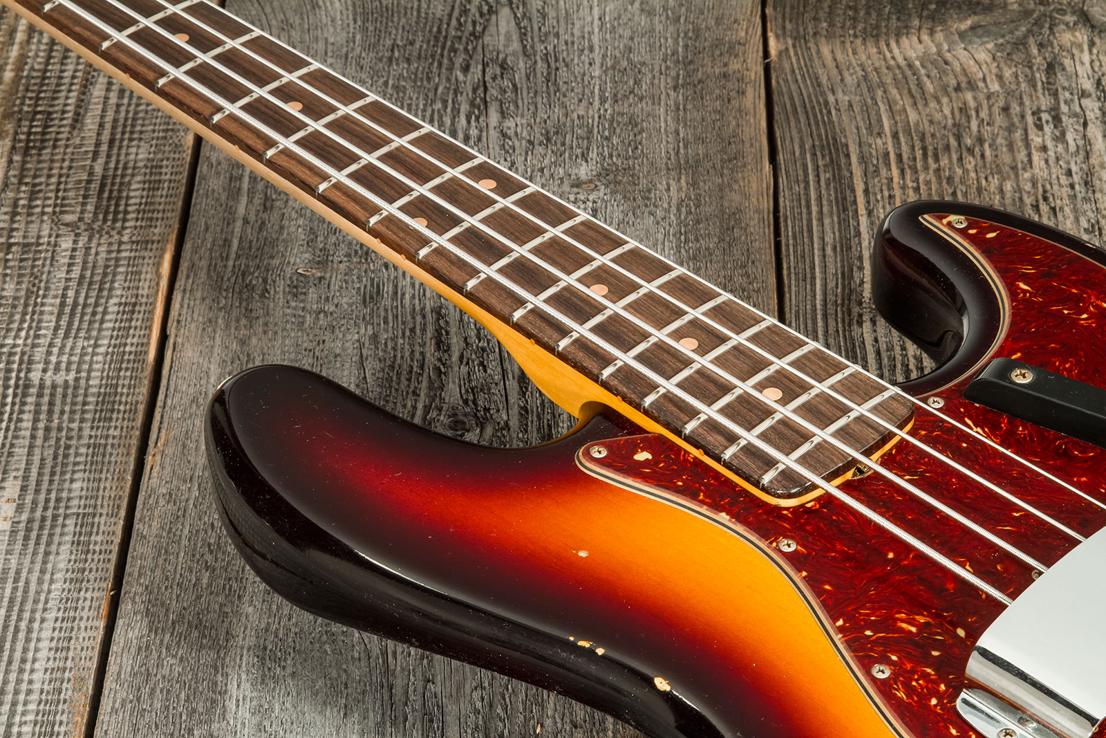 Fender Custom Shop  Jazz Bass 1962 Rw #cz569015 - Relic 3-color Sunburst - Solidbody E-bass - Variation 3