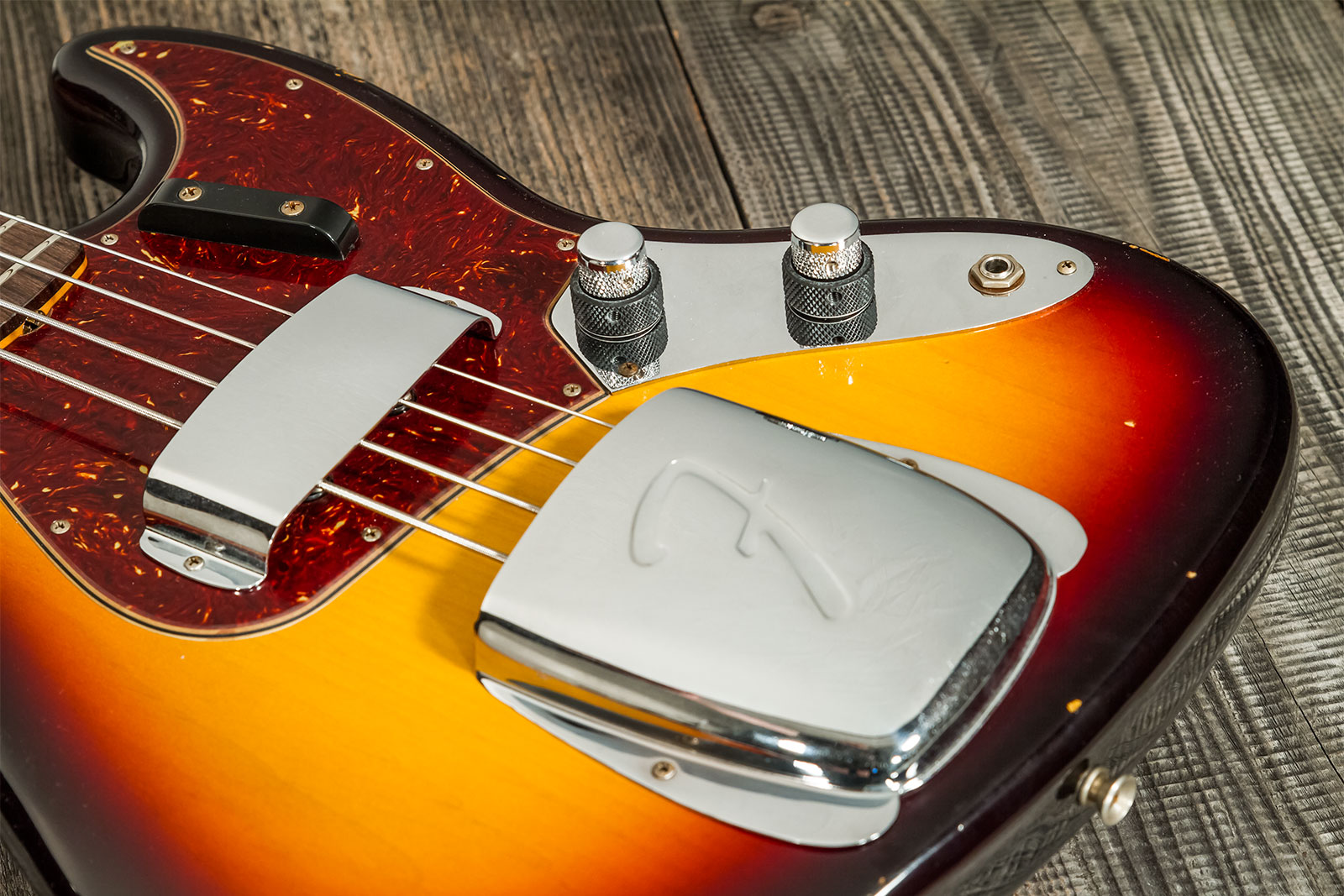 Fender Custom Shop  Jazz Bass 1962 Rw #cz569015 - Relic 3-color Sunburst - Solidbody E-bass - Variation 5