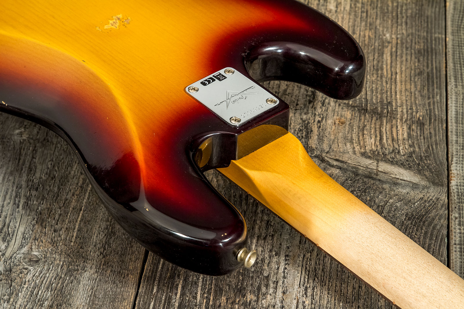 Fender Custom Shop  Jazz Bass 1962 Rw #cz569015 - Relic 3-color Sunburst - Solidbody E-bass - Variation 7