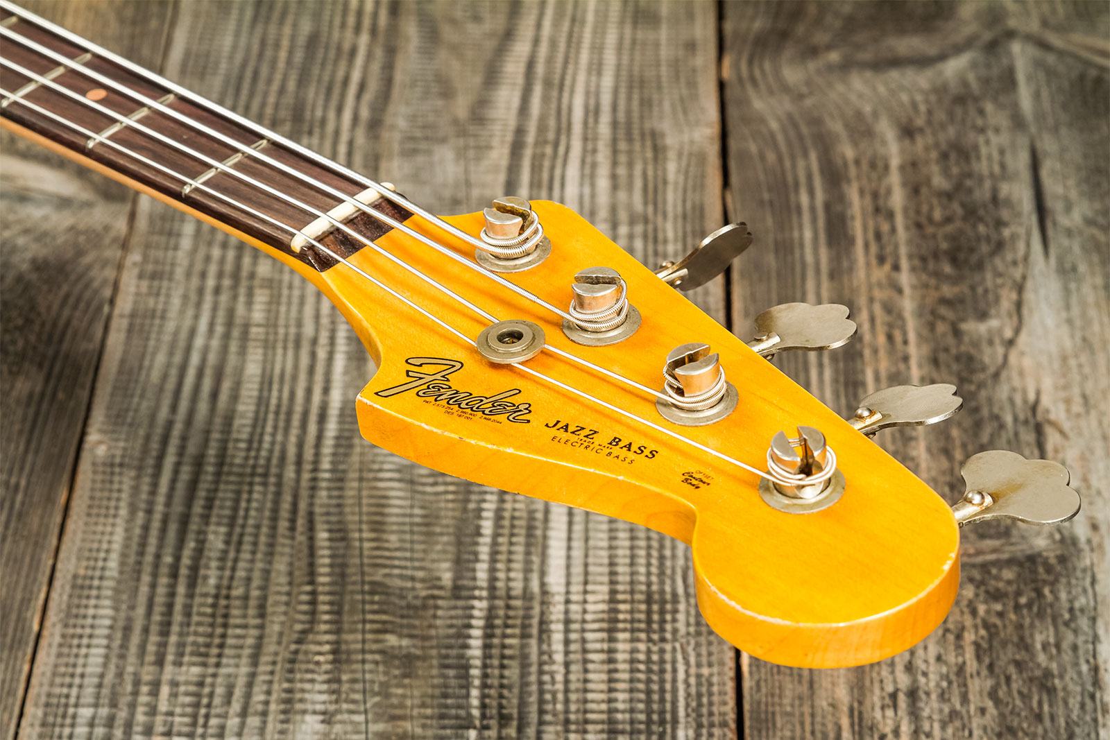 Fender Custom Shop  Jazz Bass 1962 Rw #cz569015 - Relic 3-color Sunburst - Solidbody E-bass - Variation 8