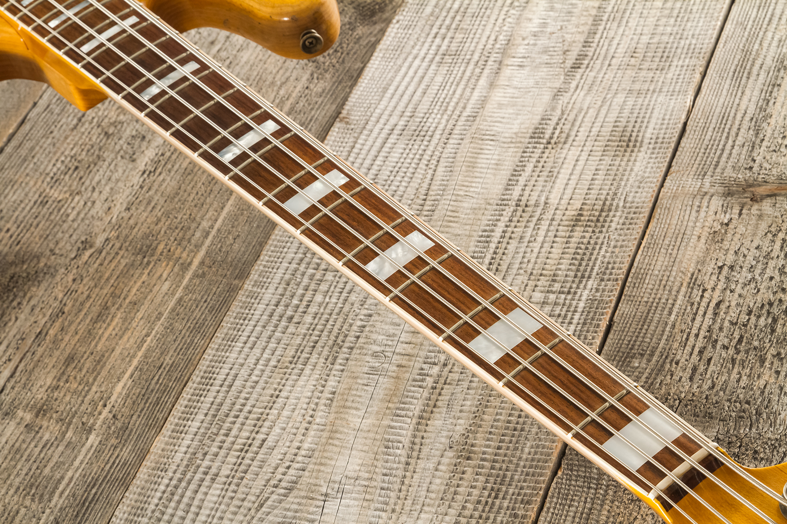 Fender Custom Shop Jazz Bass Custom Rw - Heavy Relic Aged Natural - Solidbody E-bass - Variation 9