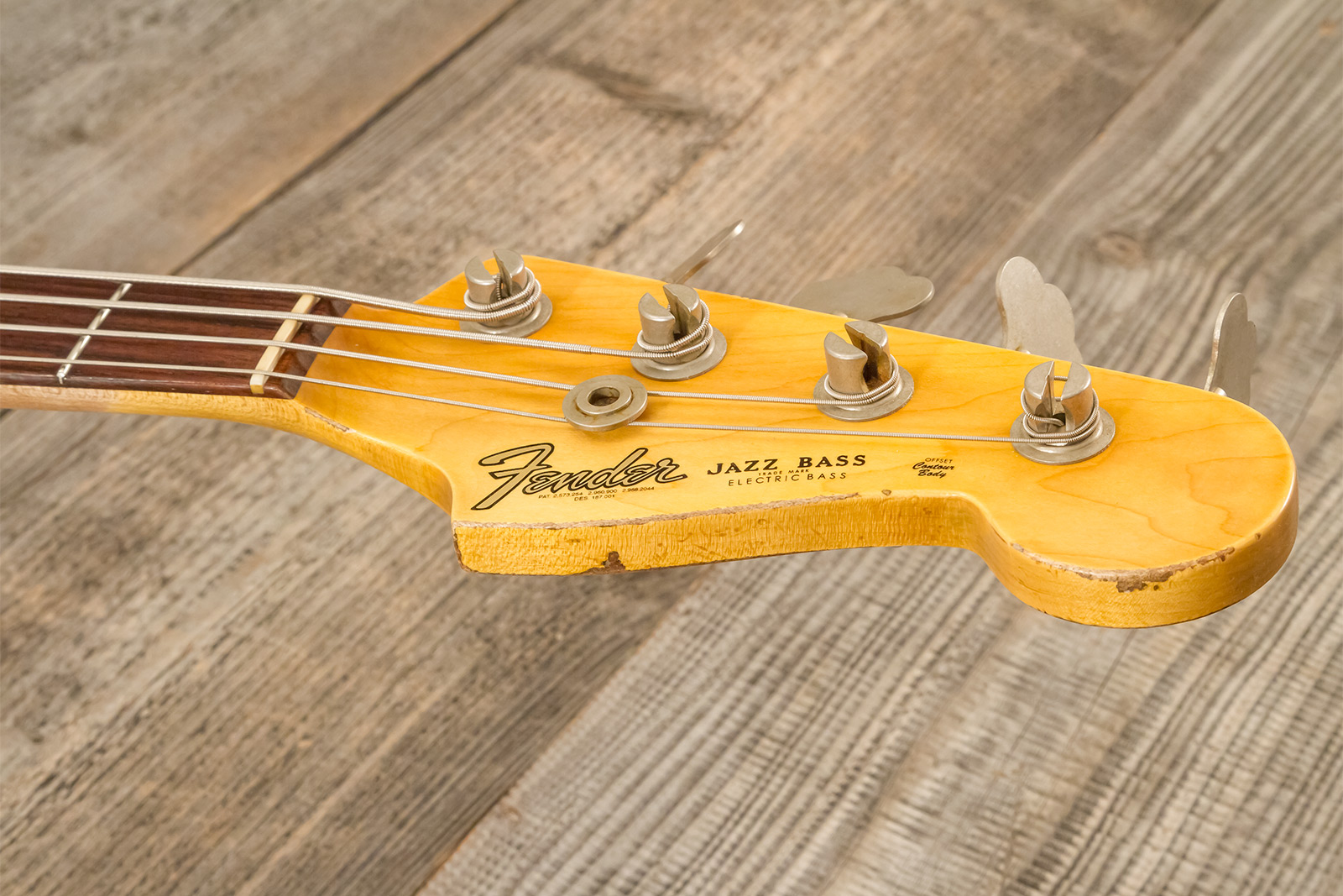 Fender Custom Shop Jazzbass 1964 Rw #r137642 - Heavy Relic Cherry Sunburst - Solidbody E-bass - Variation 6