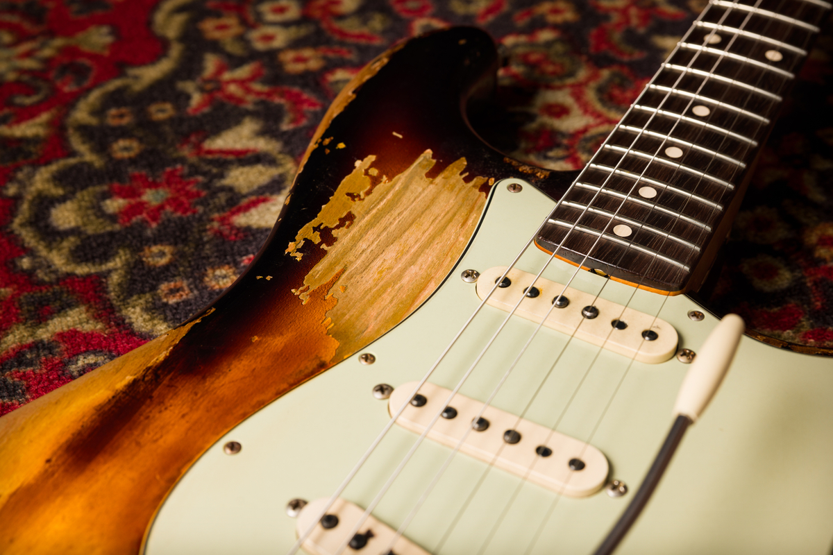 Fender Custom Shop John Frusciante Masterbuilt P.waller 3s Trem Rw - Heavy Relic 3-color Sunburst - Signature-E-Gitarre - Variation 9