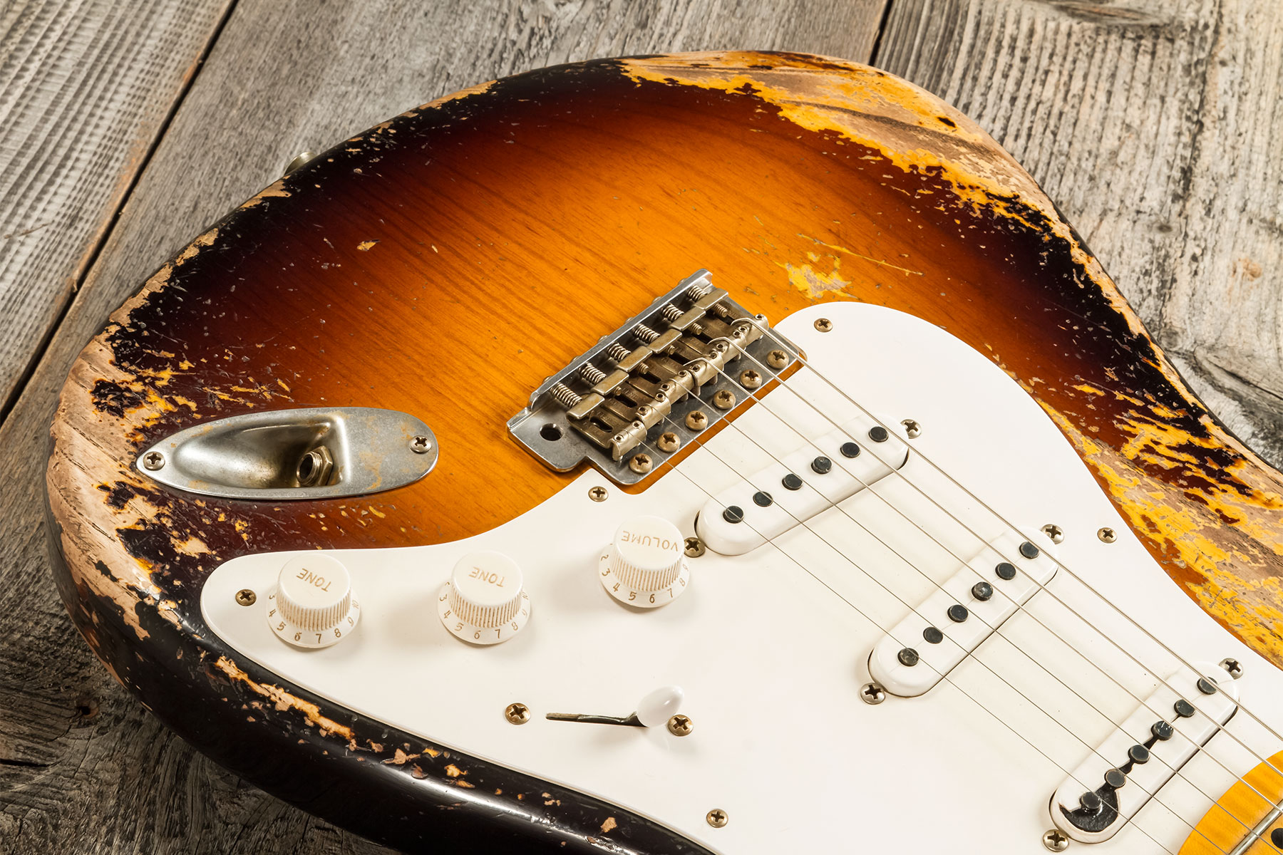 Fender Custom Shop Strat 1954 70th Ann. Mb A.hicks 3s Trem Mn #4681 - Super Heavy Relic 2-color Sunburst - E-Gitarre in Str-Form - Variation 3