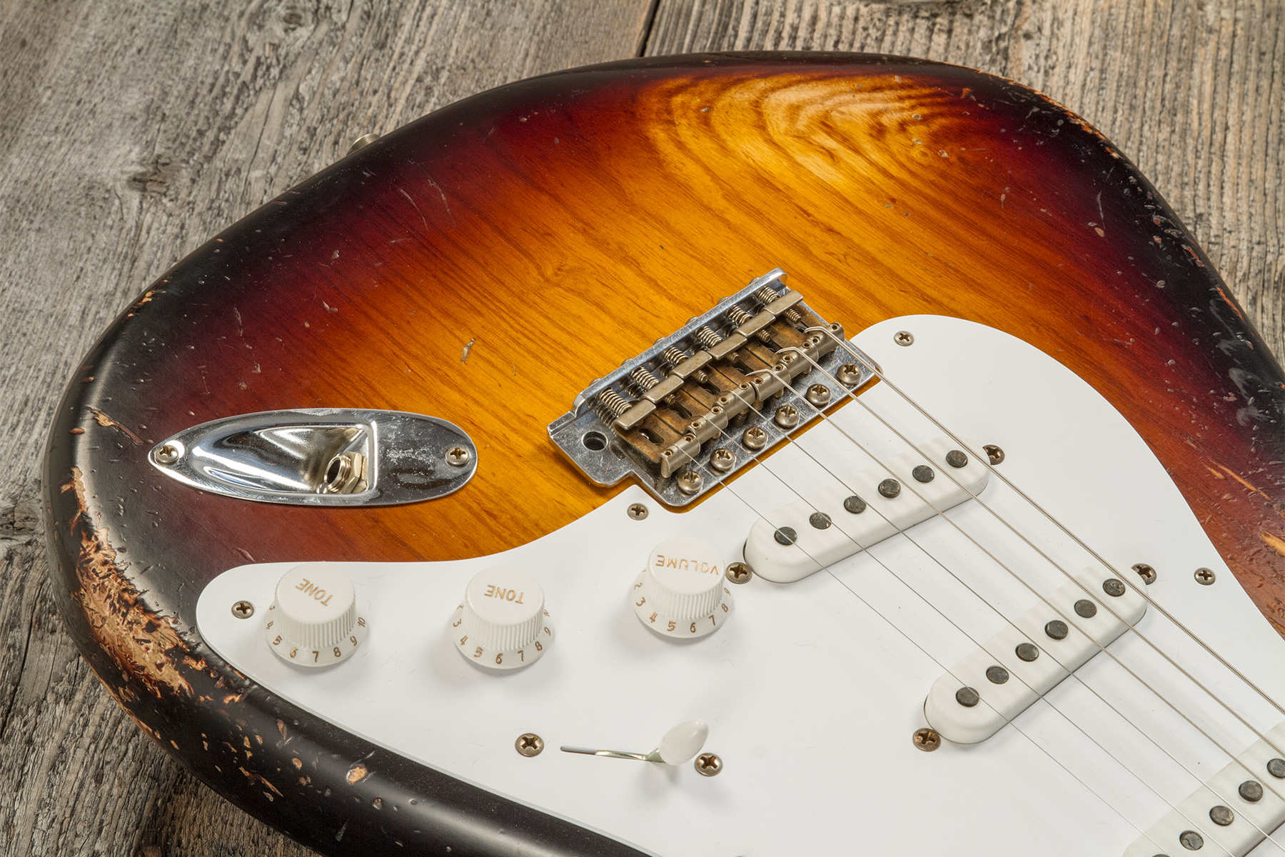Fender Custom Shop Strat 1954 70th Anniv. 3s Trem Mn #xn4343 - Heavy Relic 2-color Sunburst - E-Gitarre in Str-Form - Variation 3