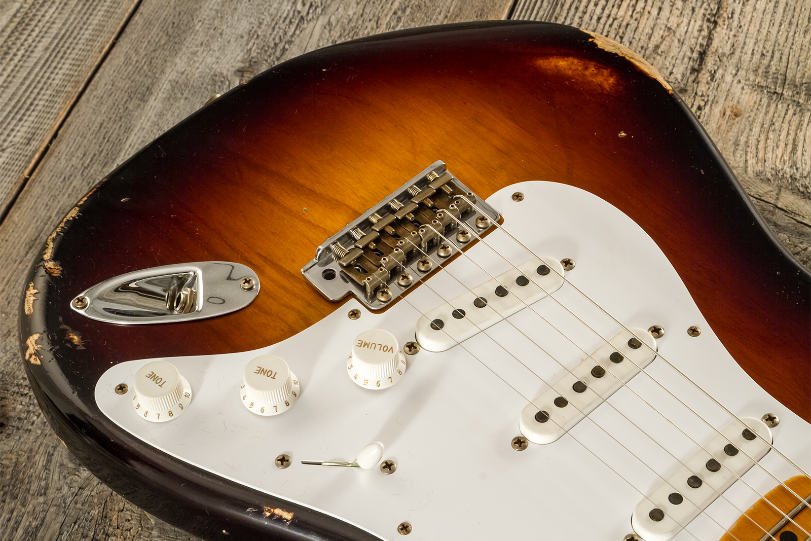 Fender Custom Shop Strat 1954 70th Anniv. 3s Trem Mn #xn4345 - Relic Wide-fade 2-color Sunburst - E-Gitarre in Str-Form - Variation 3