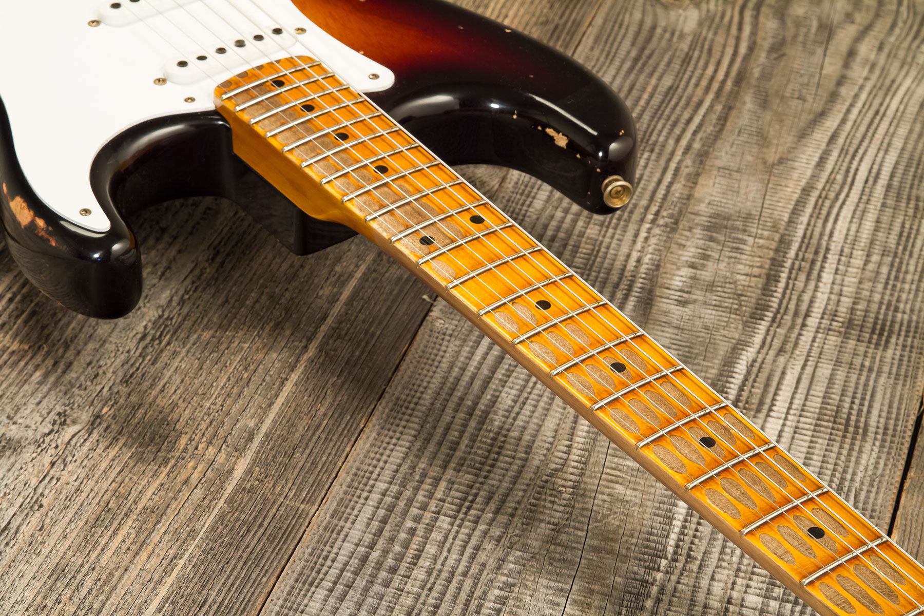 Fender Custom Shop Strat 1954 70th Anniv. 3s Trem Mn #xn4887 - Heavy Relic 2-color Sunburst - E-Gitarre in Str-Form - Variation 6