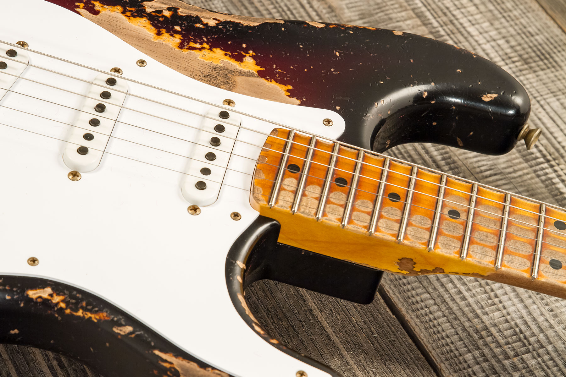 Fender Custom Shop Strat 1954 70th Anniv. 3s Trem Mn #xn4889 - Super Heavy Relic 2-color Sunburst - E-Gitarre in Str-Form - Variation 4