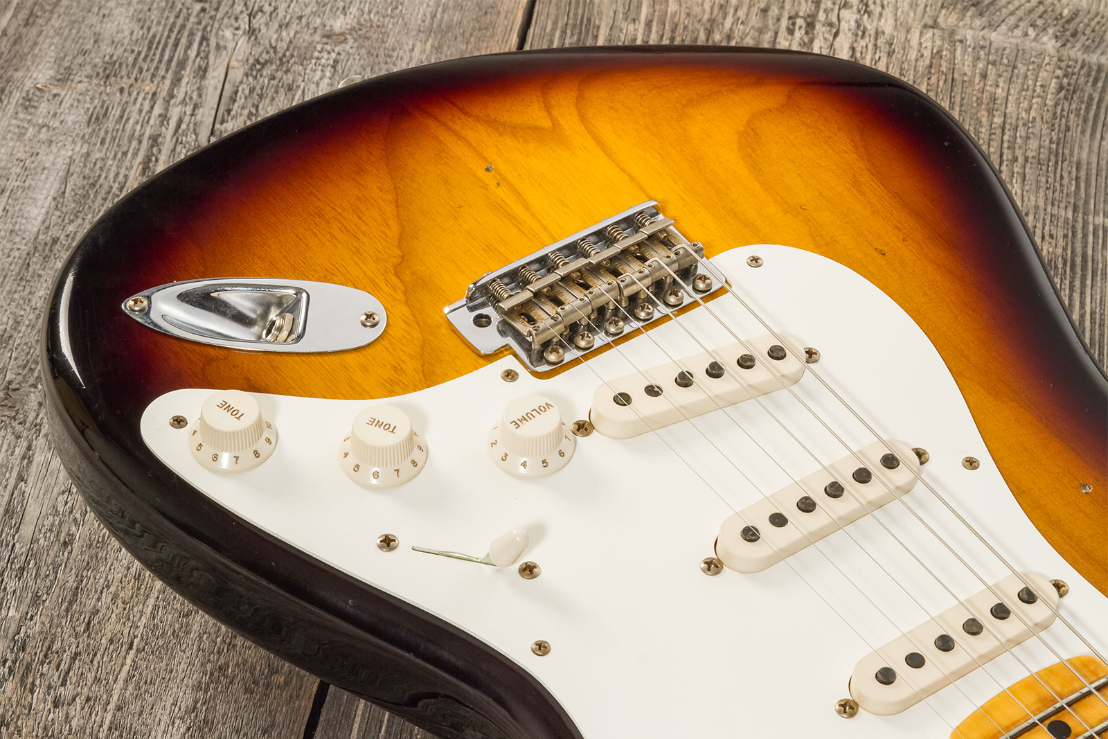 Fender Custom Shop Strat 1955 3s Trem Mn #r130058 - Journeyman Relic 2-color Sunburst - E-Gitarre in Str-Form - Variation 4