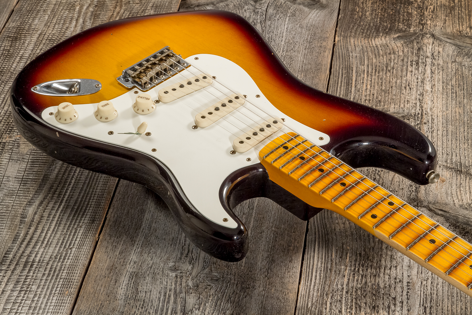 Fender Custom Shop Strat 1956 3s Trem Mn #cz570281 - Journeyman Relic Aged 2-color Sunburst - E-Gitarre in Str-Form - Variation 2