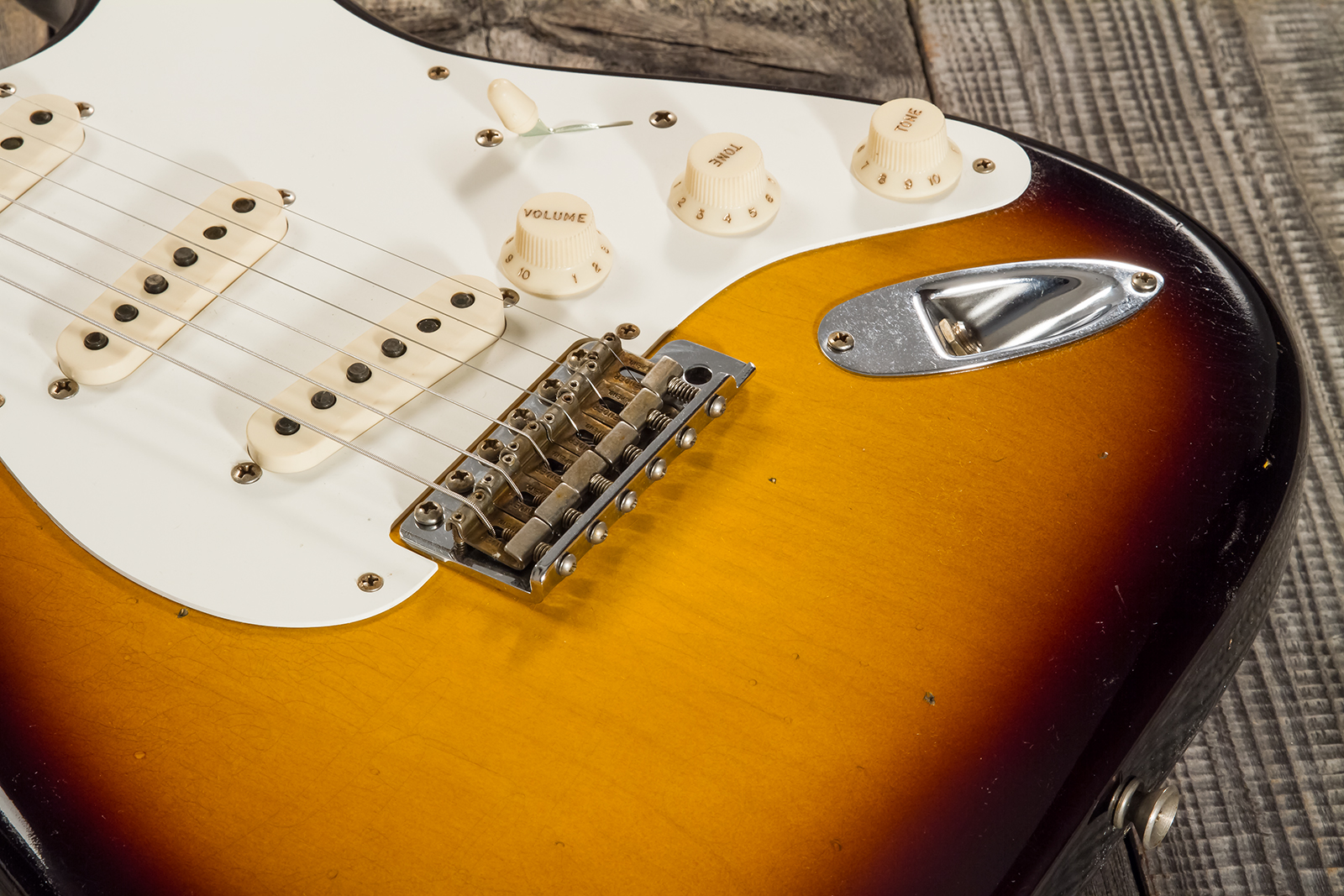 Fender Custom Shop Strat 1956 3s Trem Mn #cz570281 - Journeyman Relic Aged 2-color Sunburst - E-Gitarre in Str-Form - Variation 4