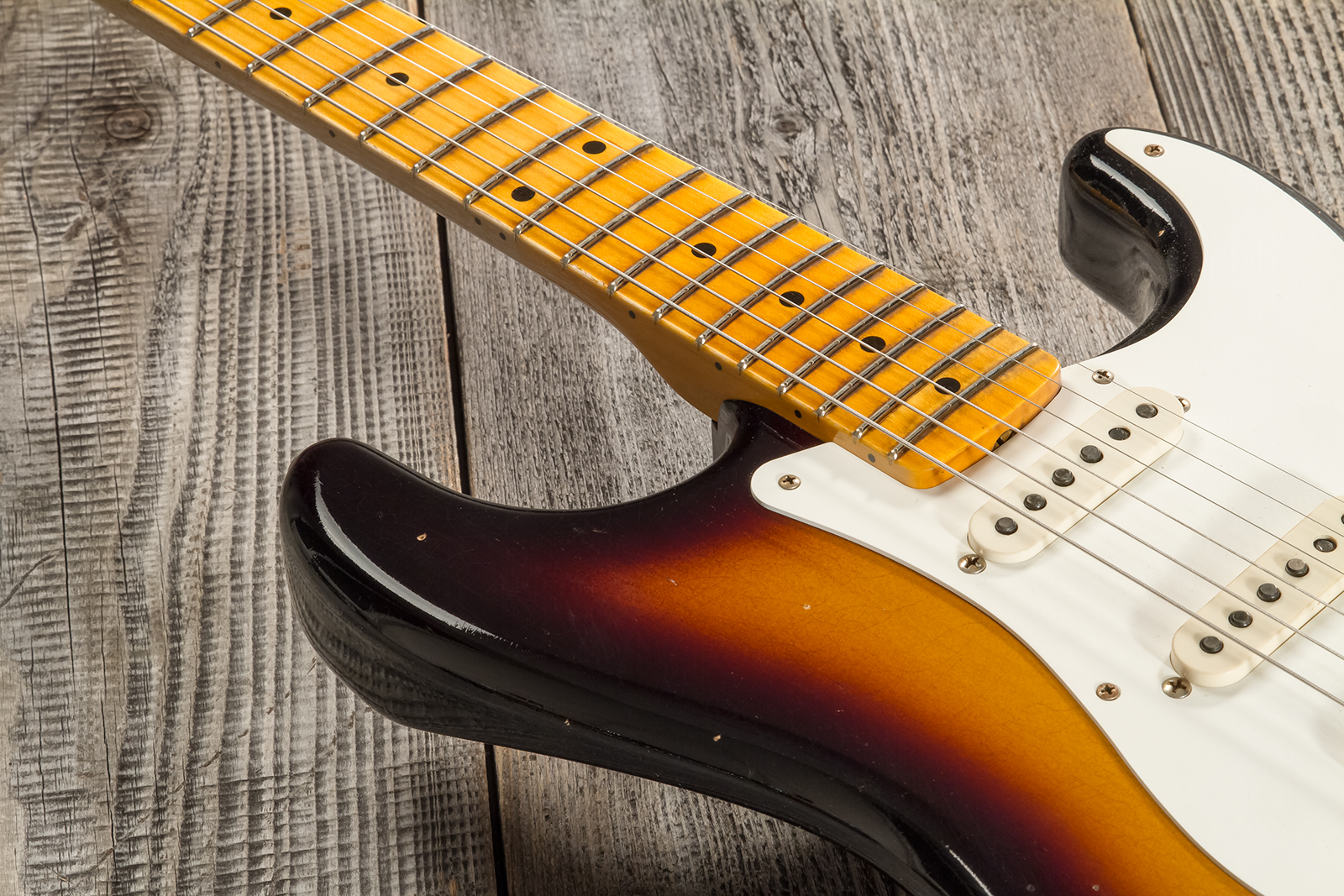 Fender Custom Shop Strat 1956 3s Trem Mn #cz571884 - Journeyman Relic Aged 2-color Sunburst - E-Gitarre in Str-Form - Variation 3