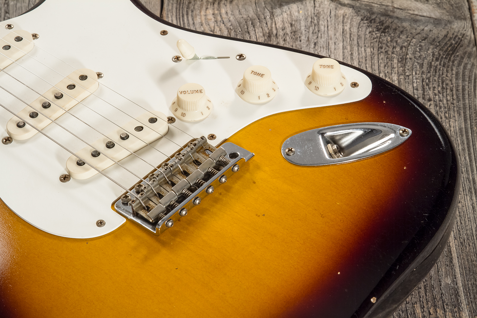 Fender Custom Shop Strat 1956 3s Trem Mn #cz571884 - Journeyman Relic Aged 2-color Sunburst - E-Gitarre in Str-Form - Variation 5