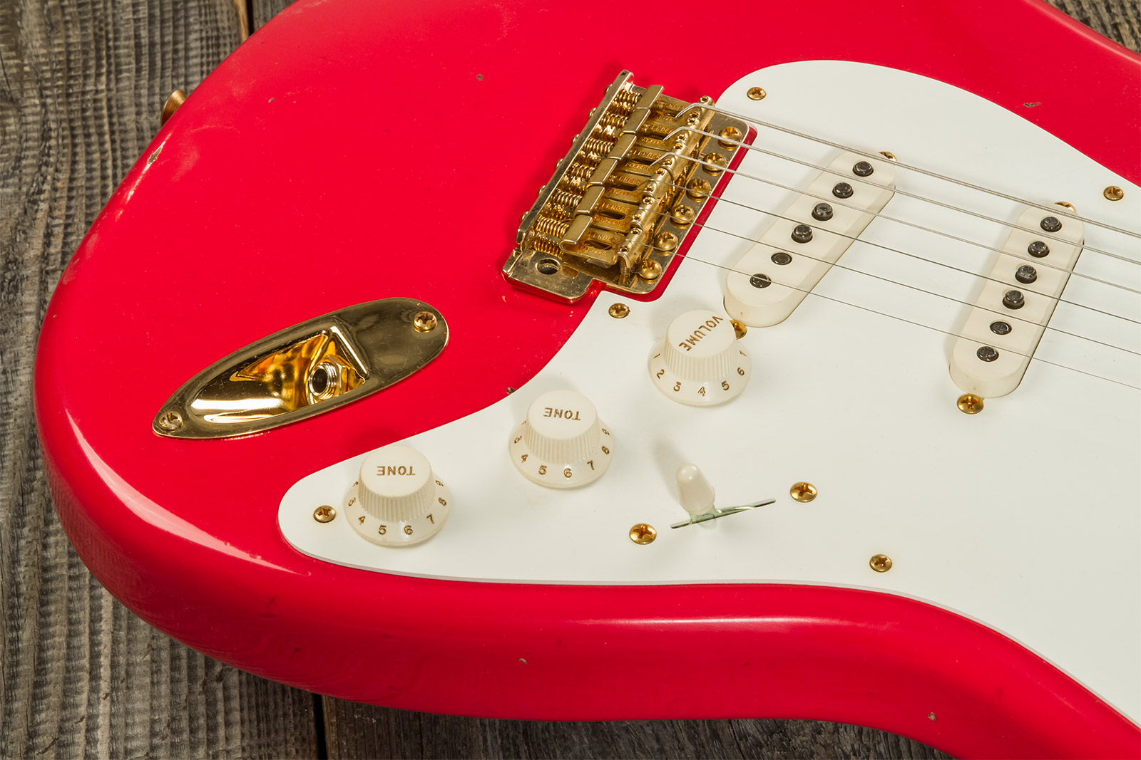 Fender Custom Shop Strat 1956 3s Trem Mn #r130433 - Journeyman Relic Fiesta Red - E-Gitarre in Str-Form - Variation 4