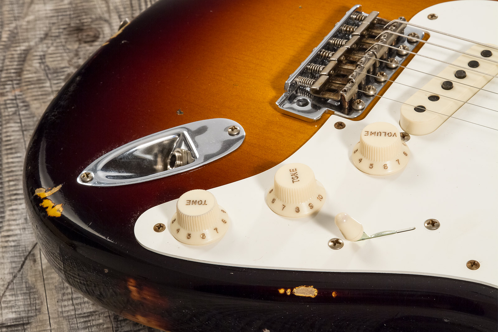 Fender Custom Shop Strat 1957 3s Trem Mn #cz571791 - Relic Wide Fade 2-color Sunburst - E-Gitarre in Str-Form - Variation 3