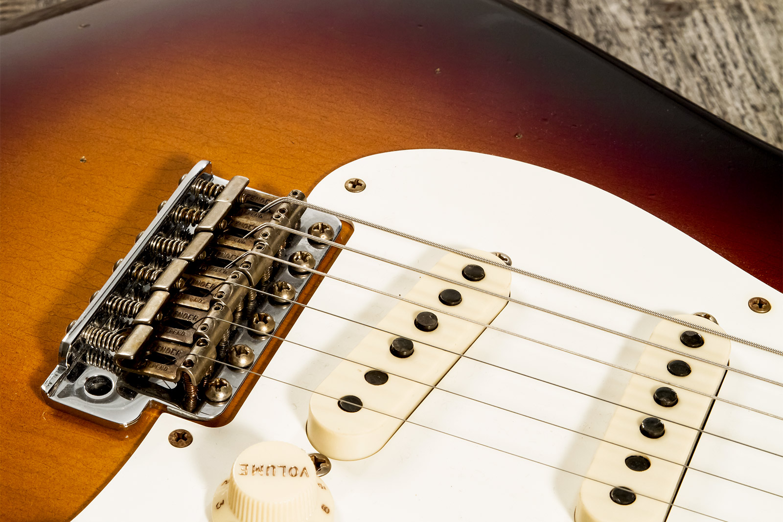 Fender Custom Shop Strat 1957 3s Trem Mn #cz571791 - Relic Wide Fade 2-color Sunburst - E-Gitarre in Str-Form - Variation 4