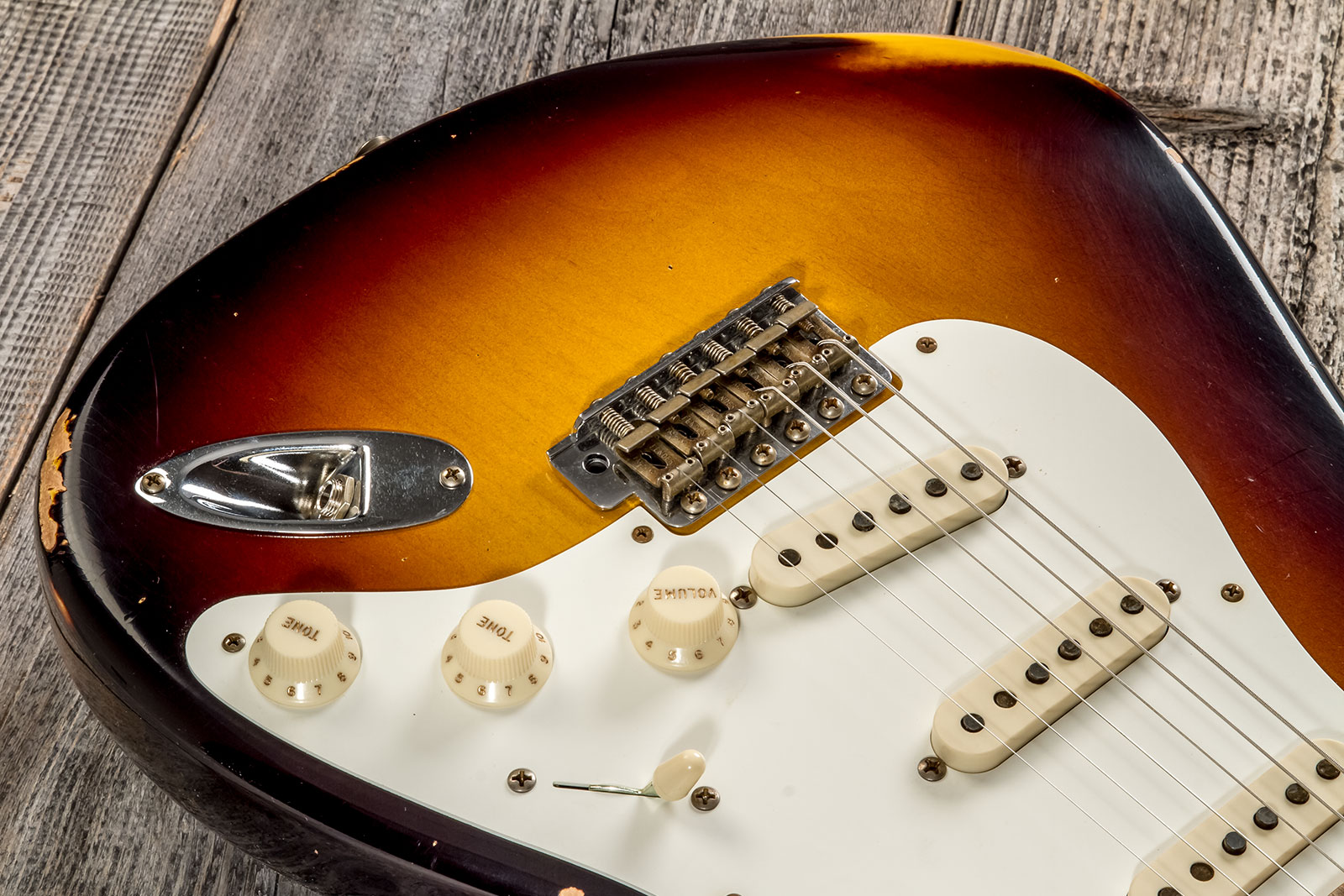 Fender Custom Shop Strat 1957 3s Trem Mn #cz575421 - Relic 2-color Sunburst - E-Gitarre in Str-Form - Variation 3