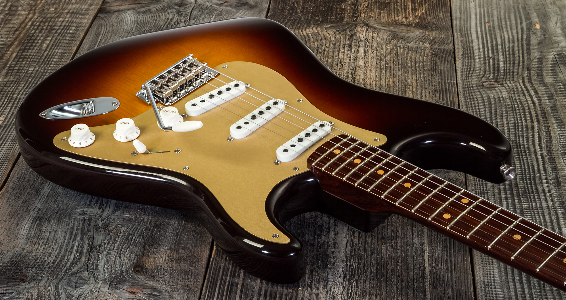 Fender Custom Shop Strat 1957 3s Trem Rw #cz548509 - Closet Classic 2-color Sunburst - E-Gitarre in Teleform - Variation 2