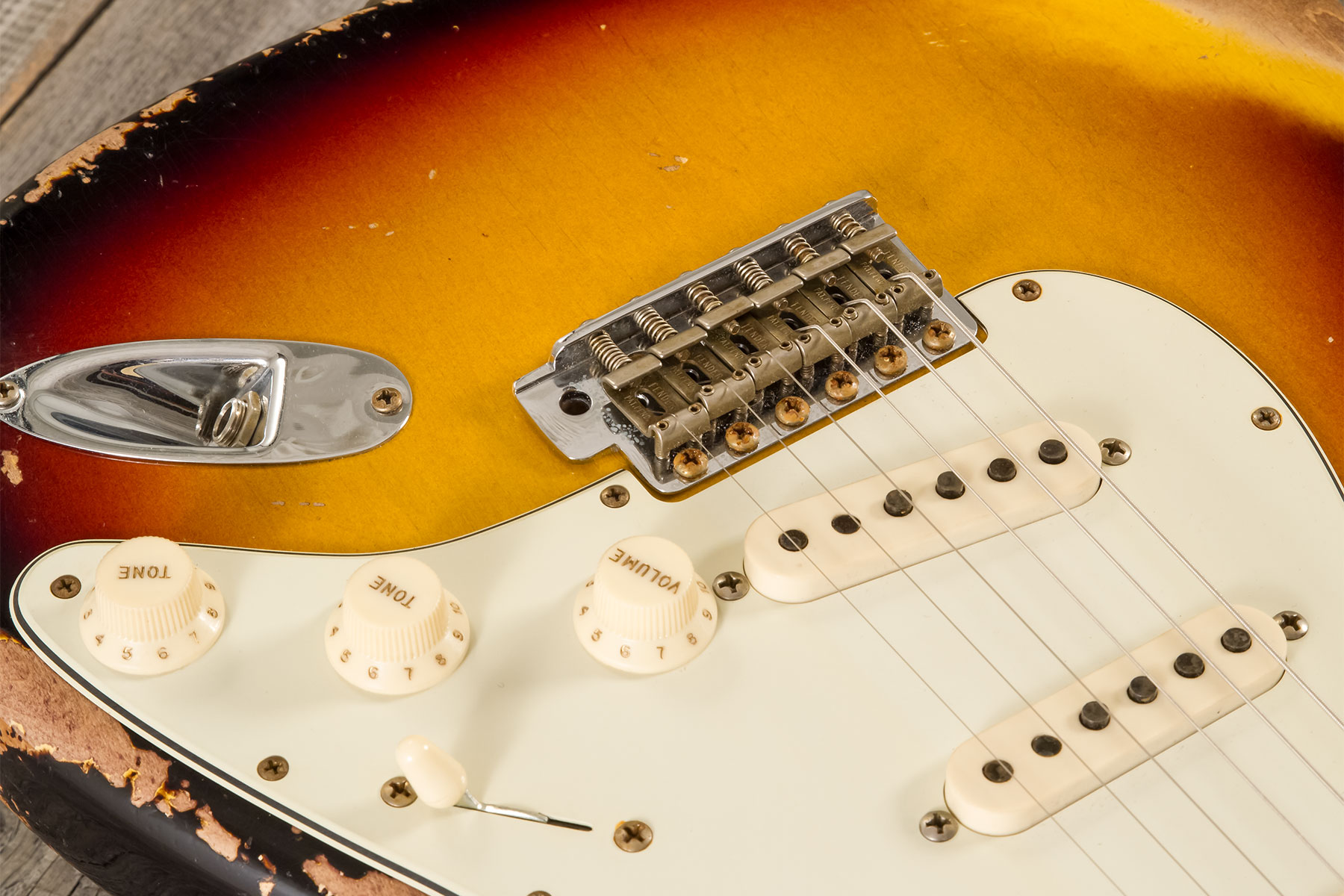 Fender Custom Shop Strat 1960 3s Trem Rw #cz578789 - Heavy Relic 3-color Sunburst - E-Gitarre in Str-Form - Variation 4
