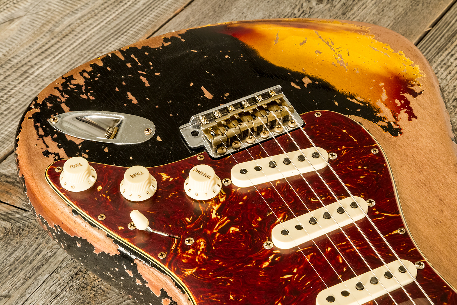 Fender Custom Shop Strat 1961 3s Trem #cz580688 - Super Heavy Relic Black O. 3-color Sunburst - E-Gitarre in Str-Form - Variation 3