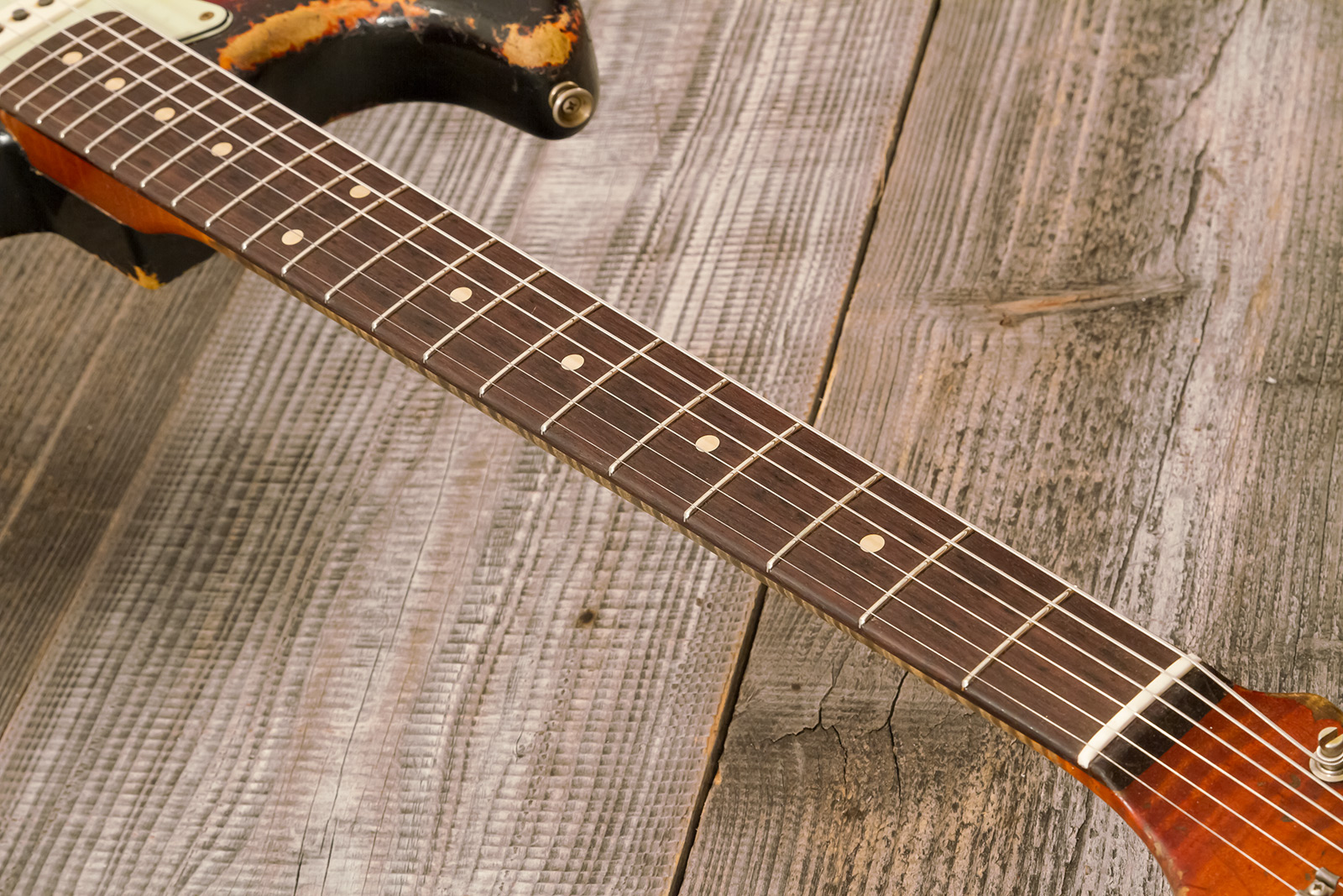 Fender Custom Shop Strat 1961 Masterbuilt D.wilson 3s Trem Rw #cz552177 - Heavy Relic 3-color Sunburst - E-Gitarre in Str-Form - Variation 5