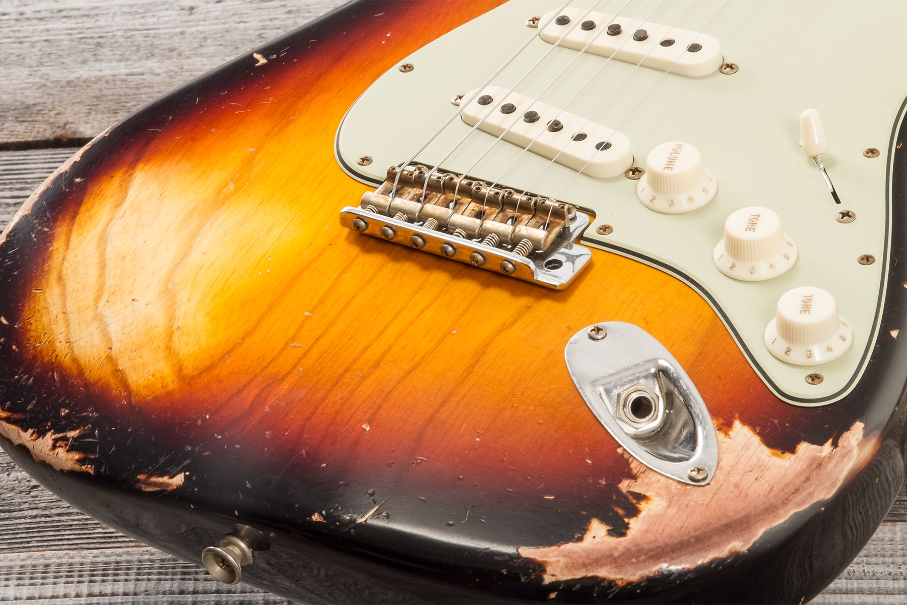 Fender Custom Shop Strat 1962 6s Trem Rw #cz580826 - Heavy Relic 3-color Sunburst - E-Gitarre in Str-Form - Variation 3