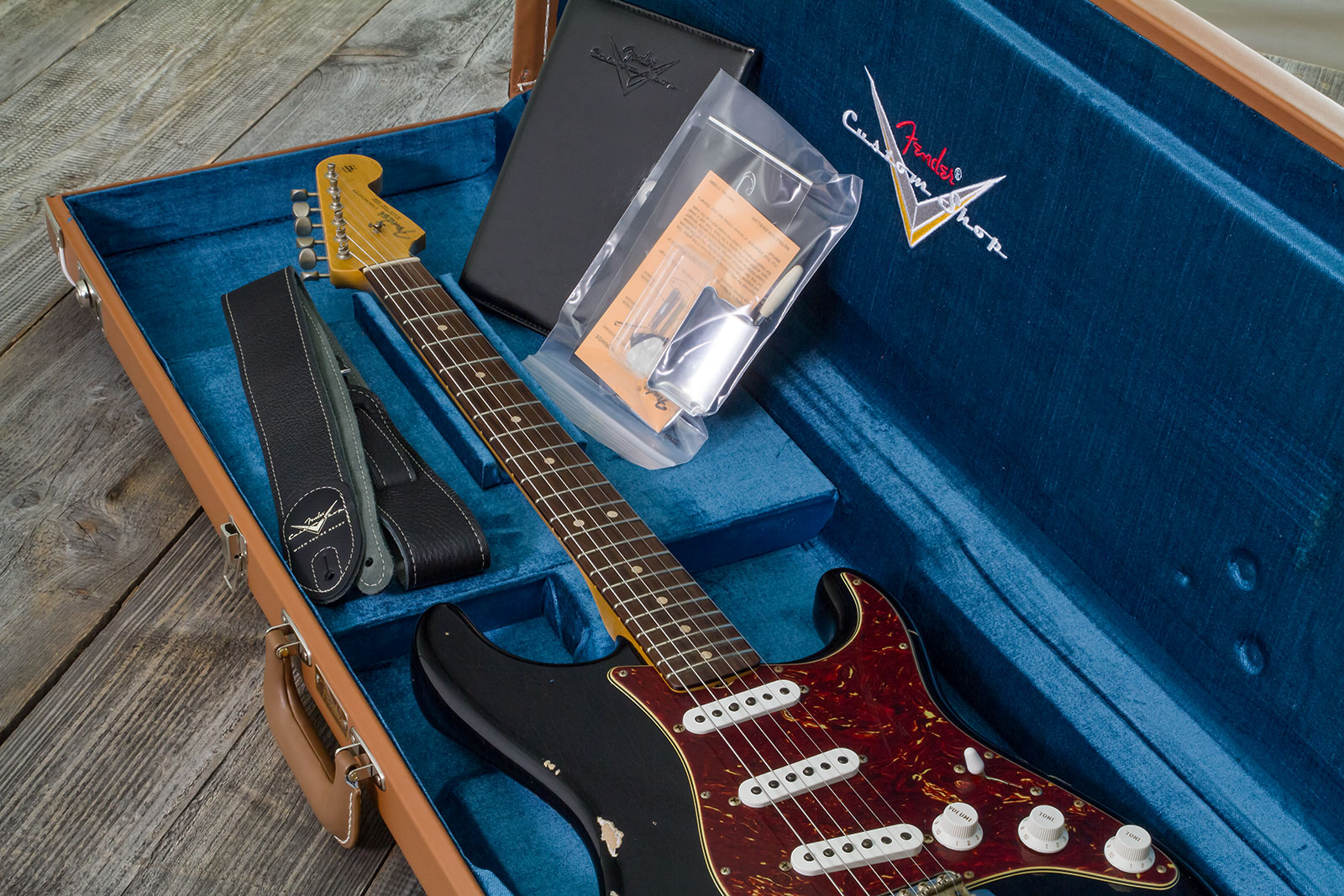Fender Custom Shop Strat 1963 3s Trem Rw #r143861 - Relic Black O. Hle Gold - E-Gitarre in Str-Form - Variation 12