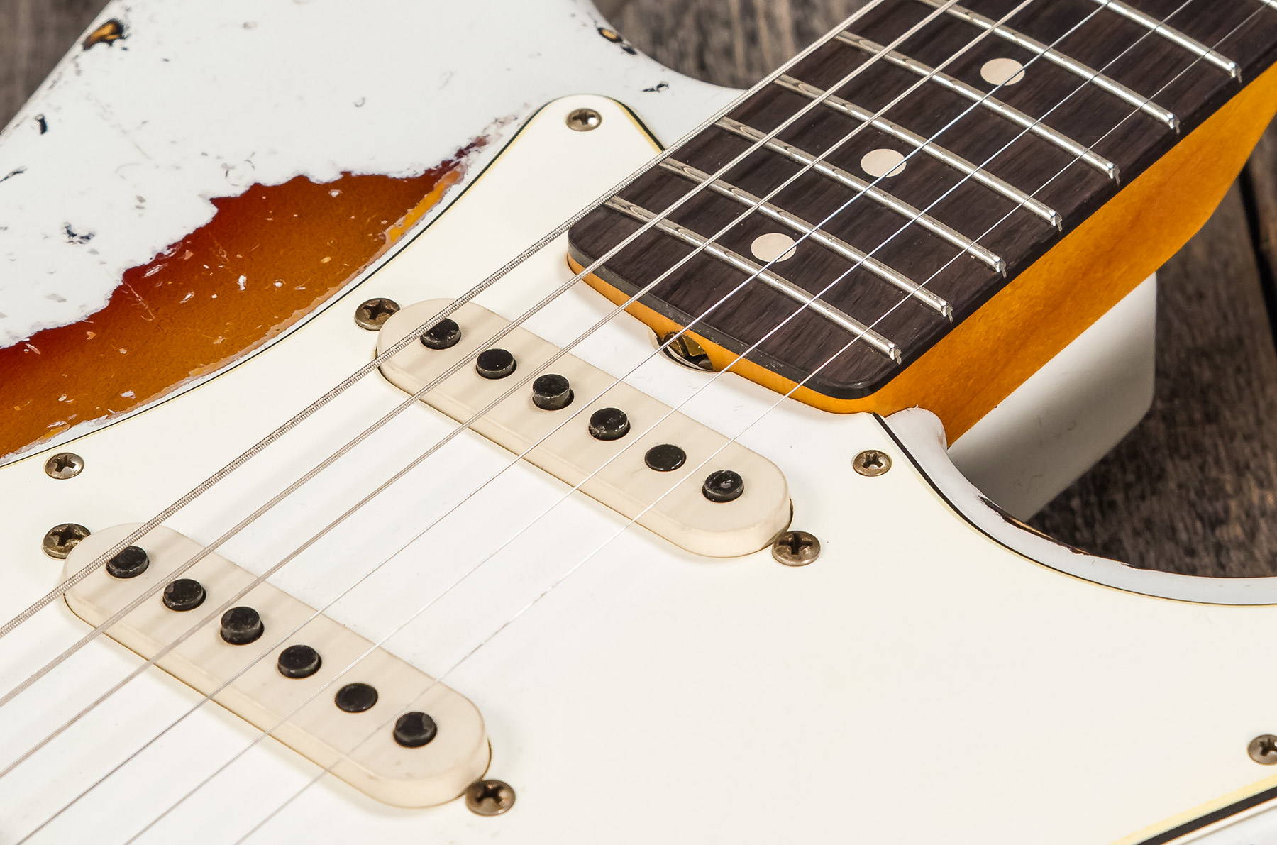 Fender Custom Shop Strat 1963 Masterbuilt K.mcmillin Bla #r117544 - Ultimate Relic Olympic White/3-color Sunburst - E-Gitarre in Str-Form - Variation 