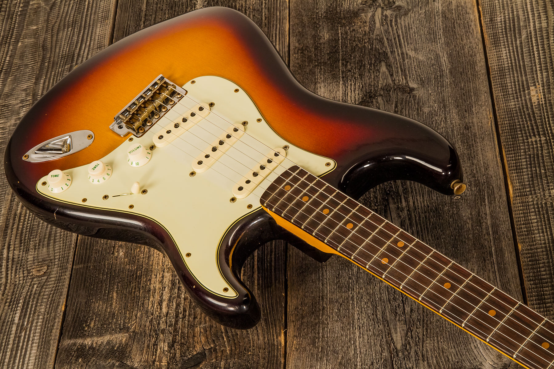 Fender Custom Shop Strat 1964 3s Trem Rw - Journeyman Relic Target 3-color Sunburst - E-Gitarre in Str-Form - Variation 1