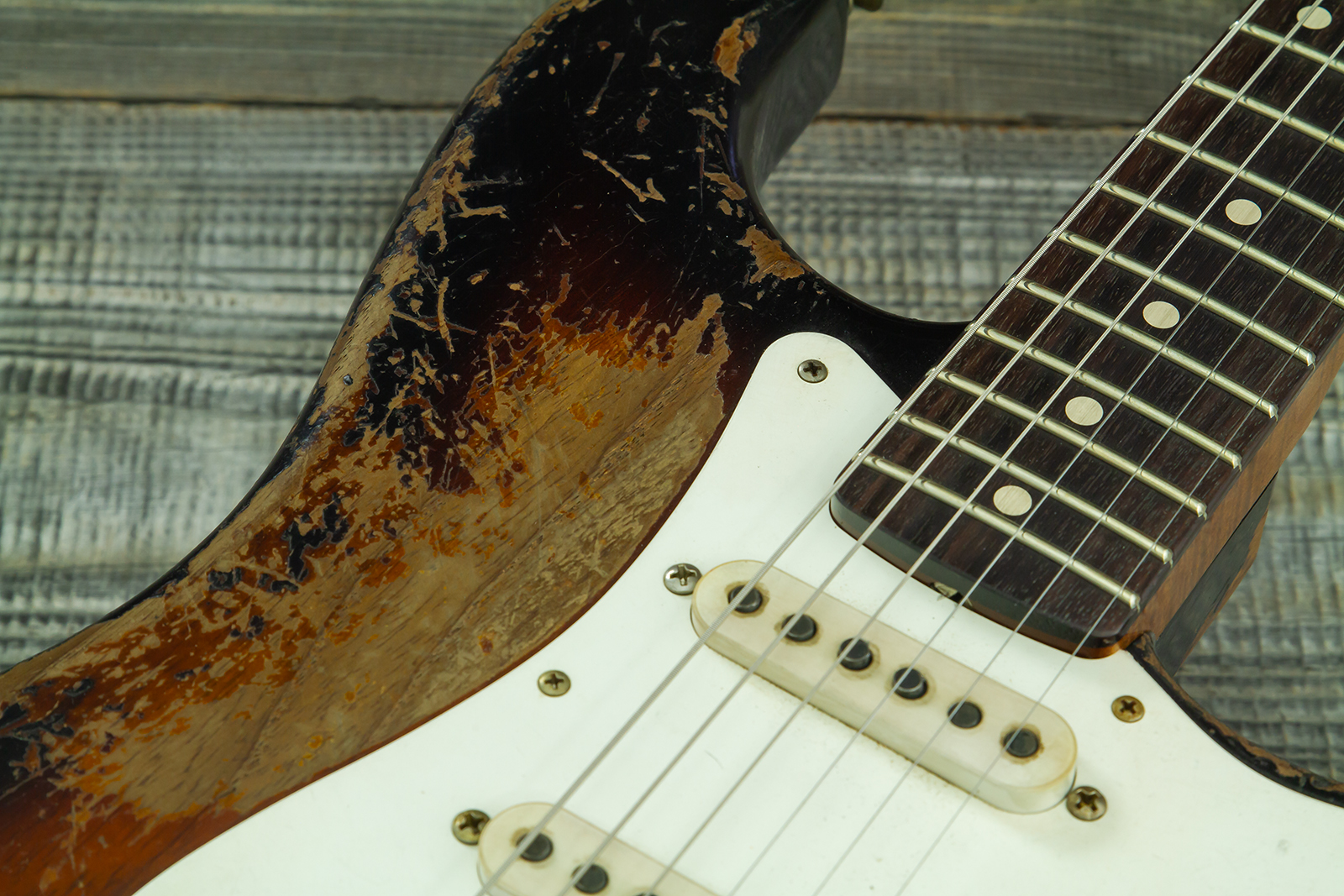 Fender Custom Shop Strat Late 1959 Mb A.macnutt 3s Trem Rw #r147577 - Heavy Relic 2-color Sunburst - E-Gitarre in Str-Form - Variation 5