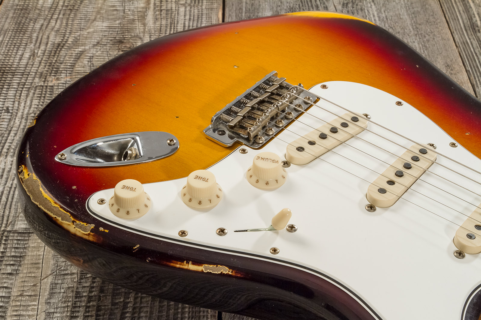 Fender Custom Shop Strat Late 1964 3s Trem Rw #cz569756 - Relic Target 3-color Sunburst - E-Gitarre in Str-Form - Variation 3